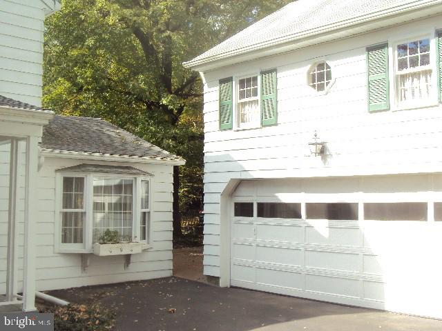 HILLCREST - Residential