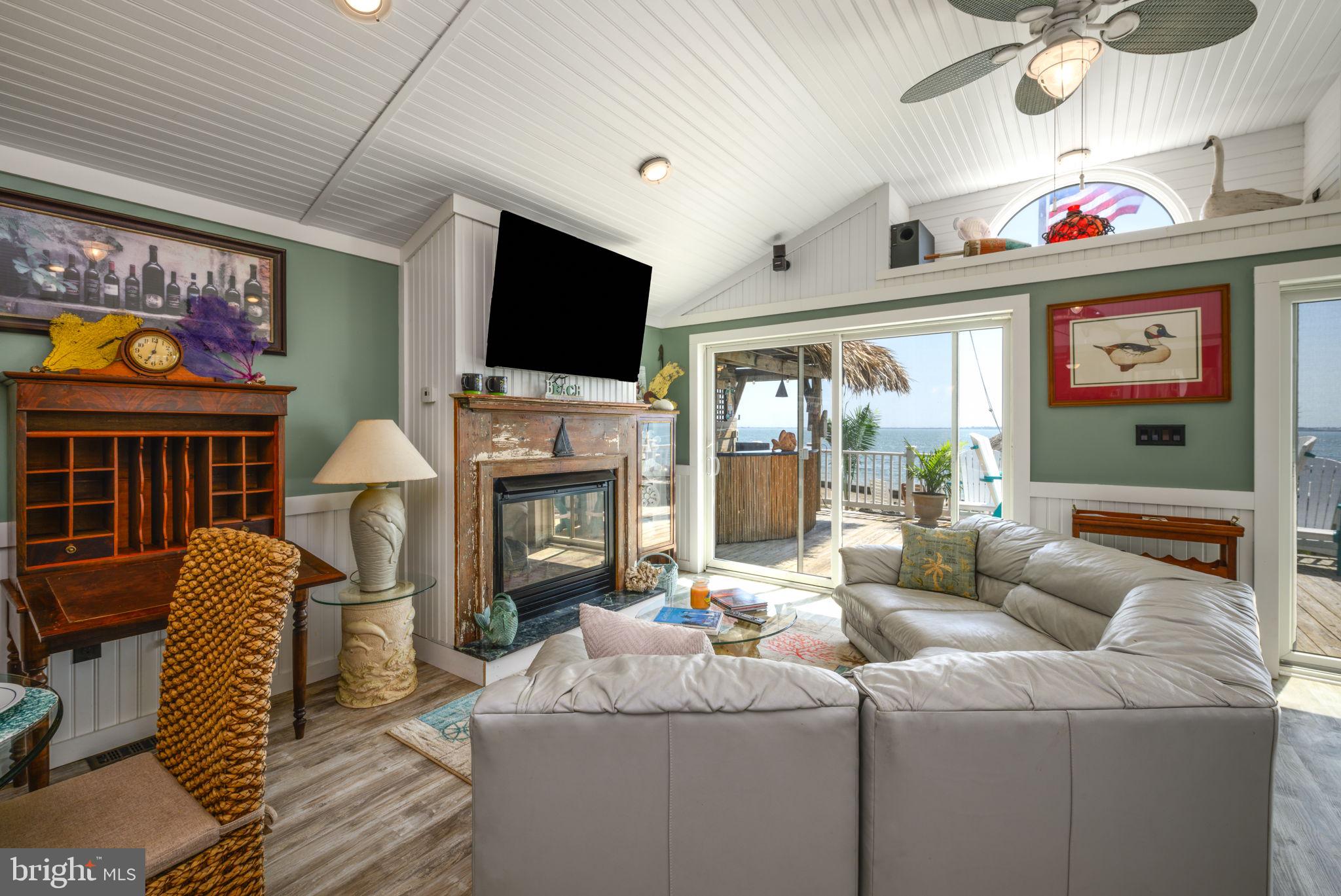 WHITE HOUSE BEACH - Residential