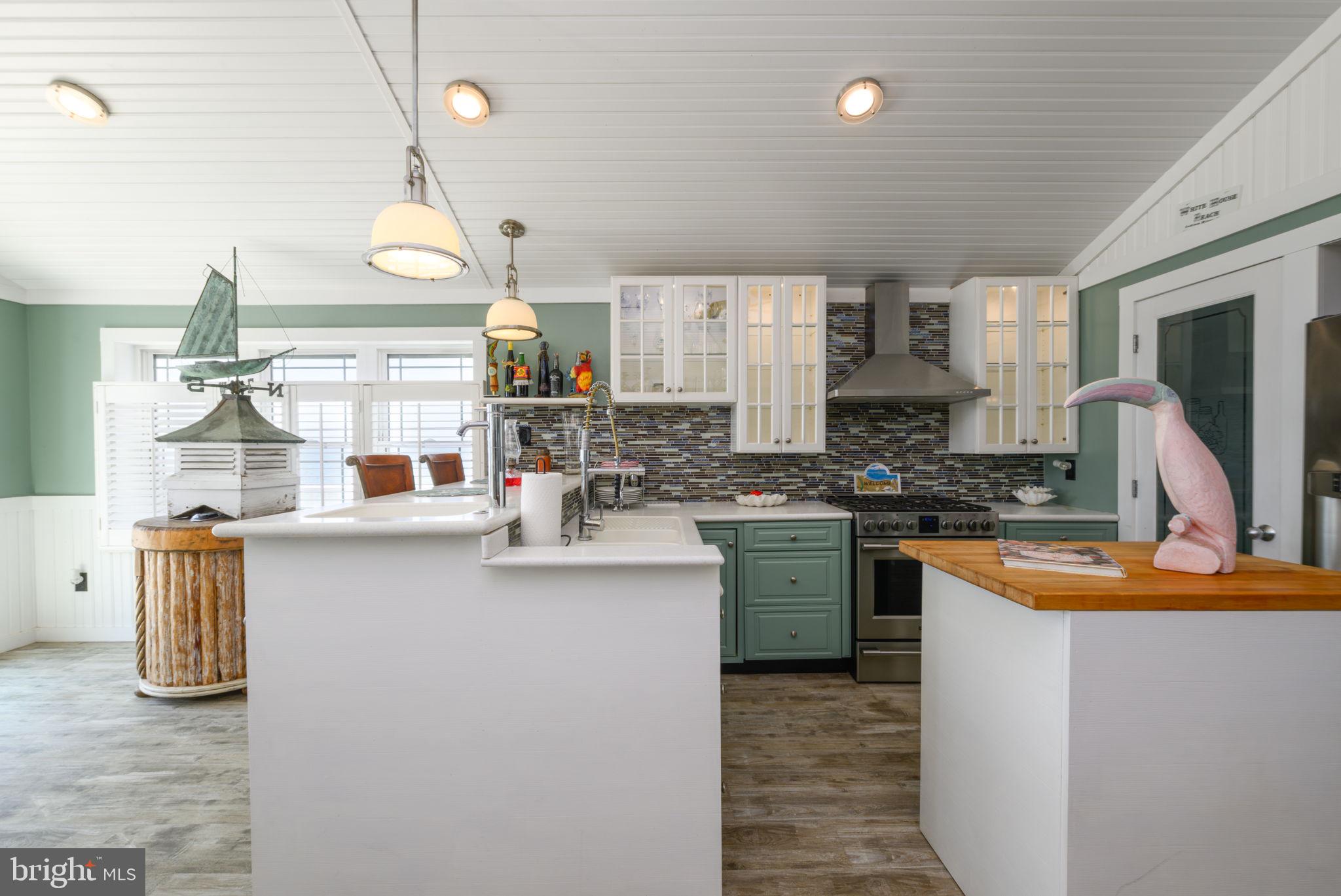 WHITE HOUSE BEACH - Residential