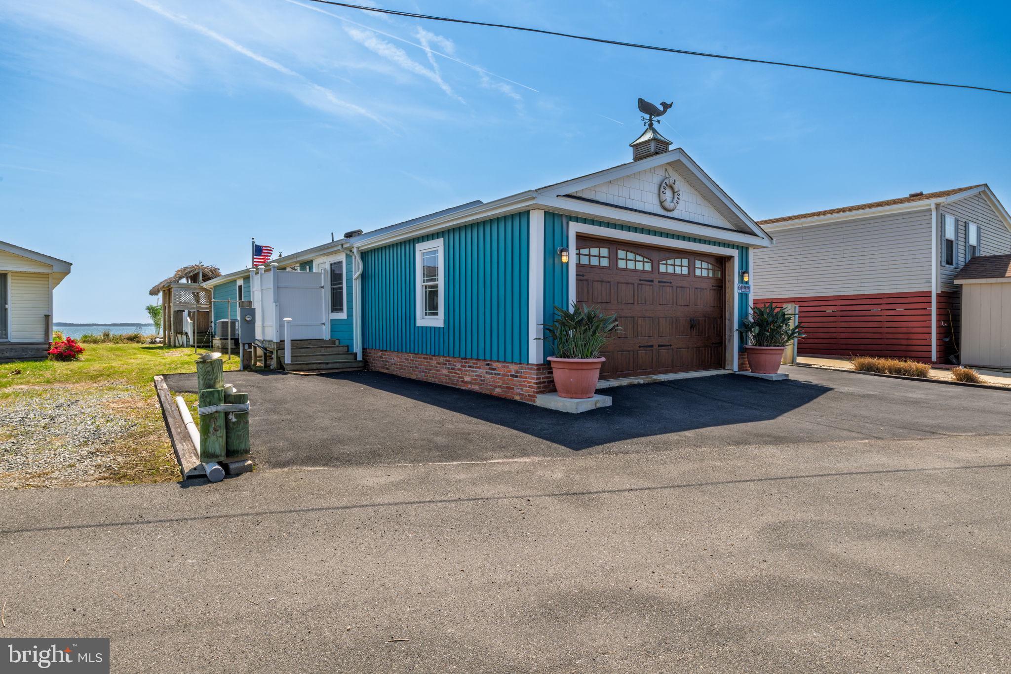 WHITE HOUSE BEACH - Residential