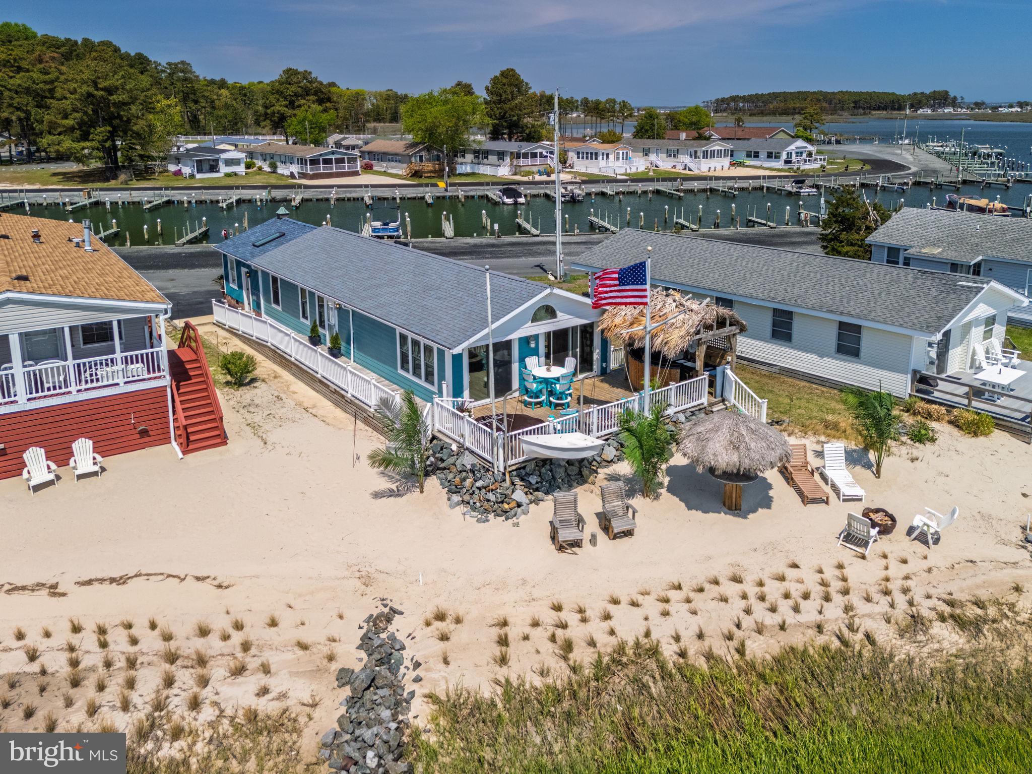WHITE HOUSE BEACH - Residential