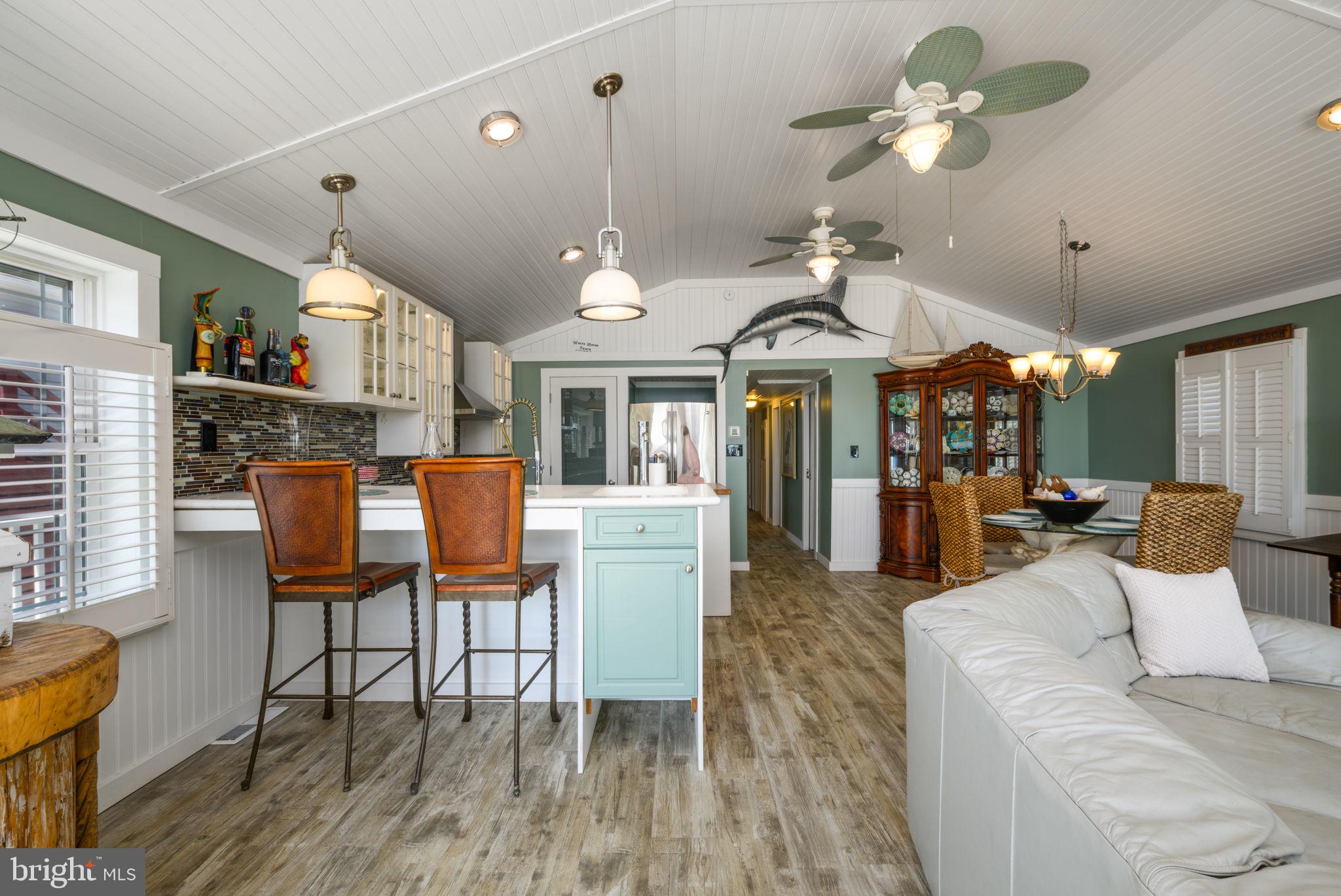 WHITE HOUSE BEACH - Residential