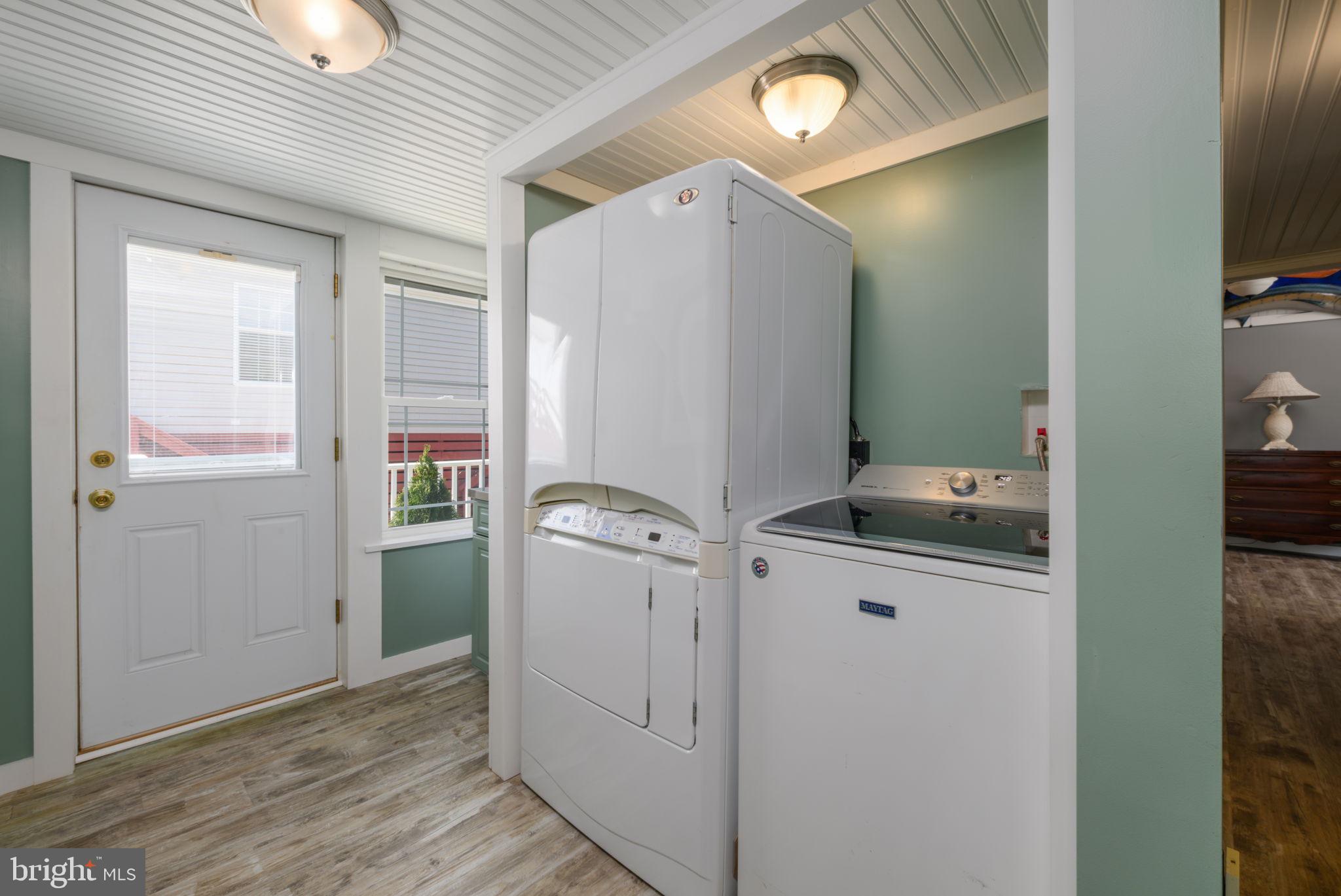 WHITE HOUSE BEACH - Residential