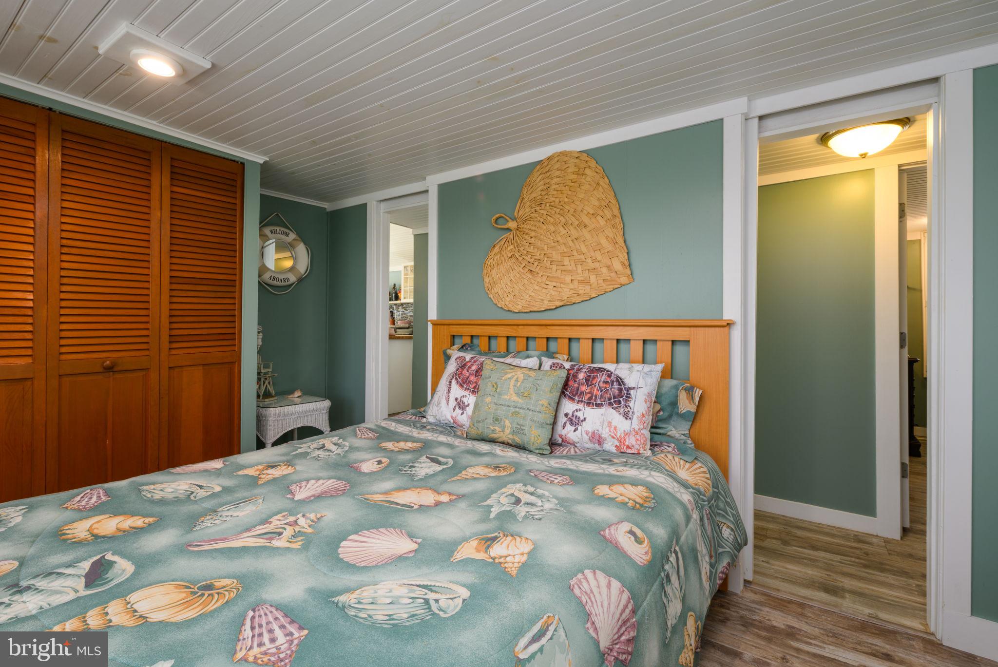 WHITE HOUSE BEACH - Residential