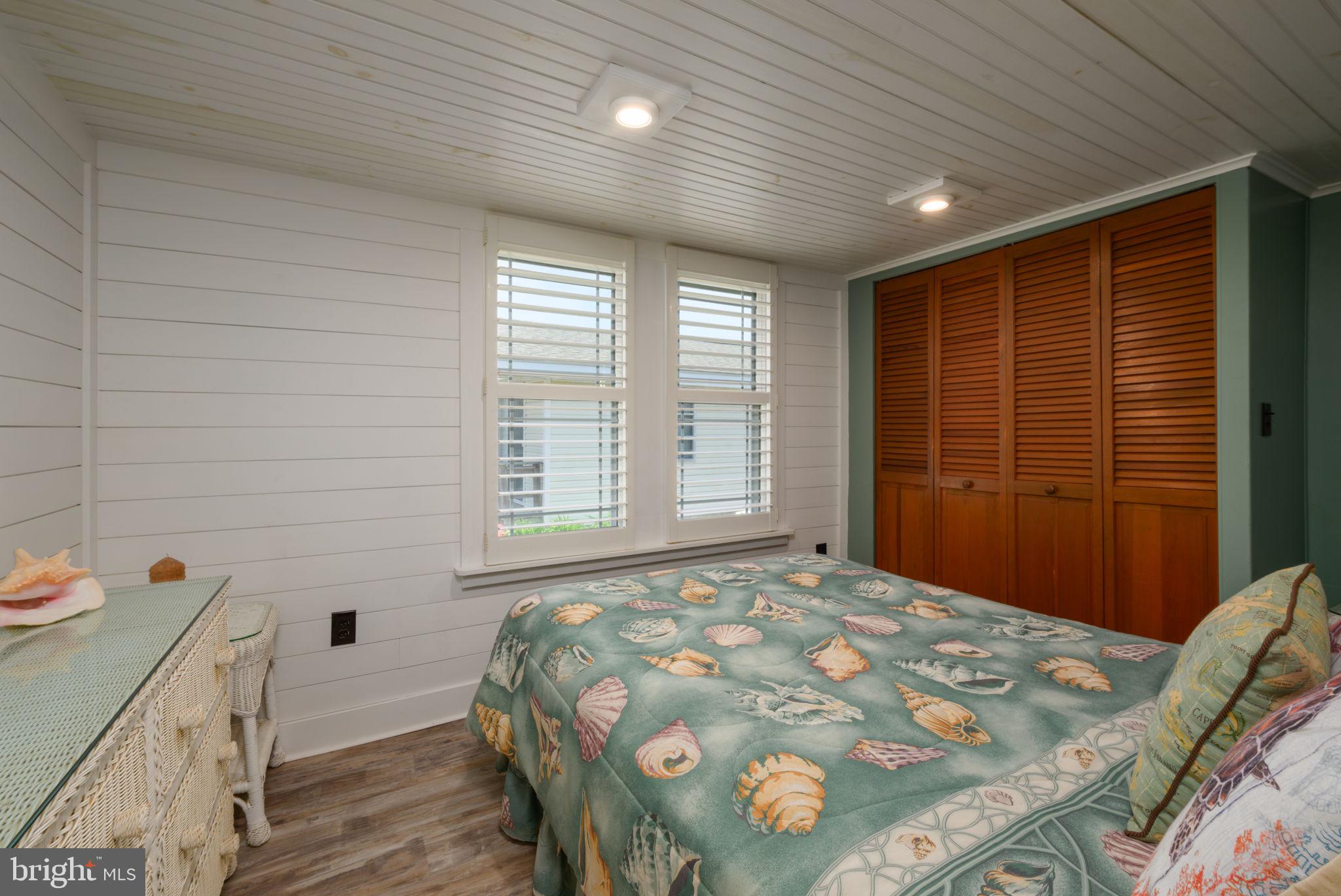 WHITE HOUSE BEACH - Residential