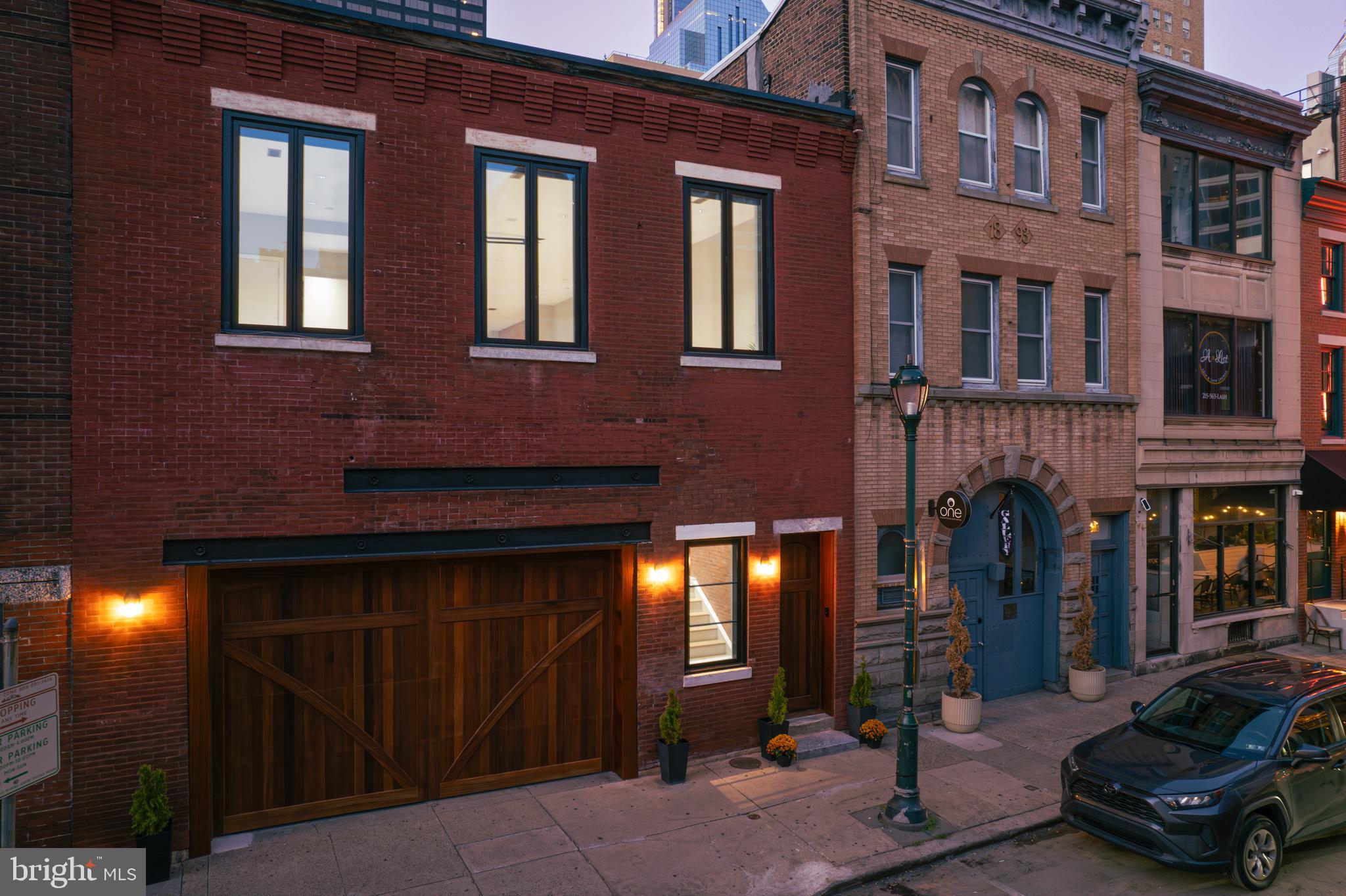 RITTENHOUSE SQUARE - Commercial Sale
