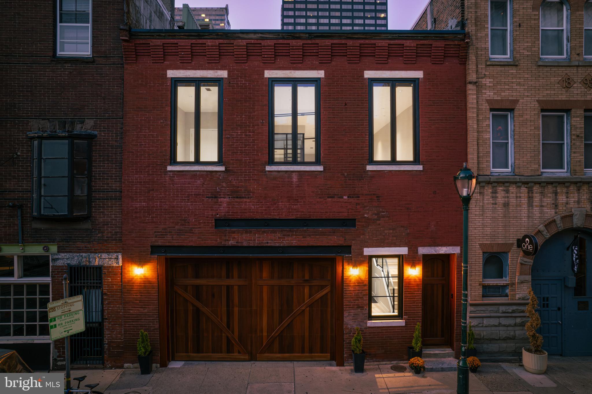 RITTENHOUSE SQUARE - Commercial Sale