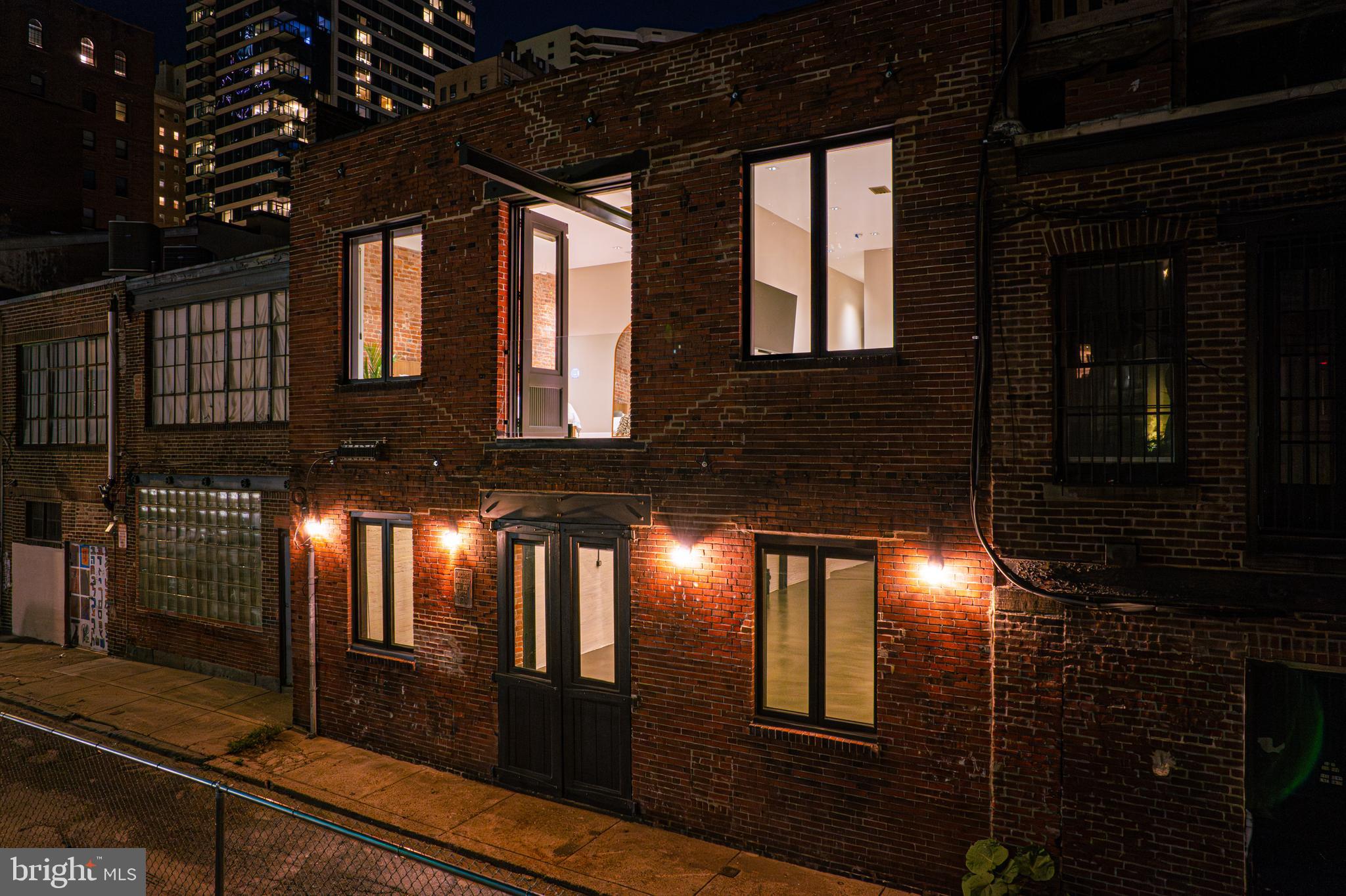 RITTENHOUSE SQUARE - Commercial Sale