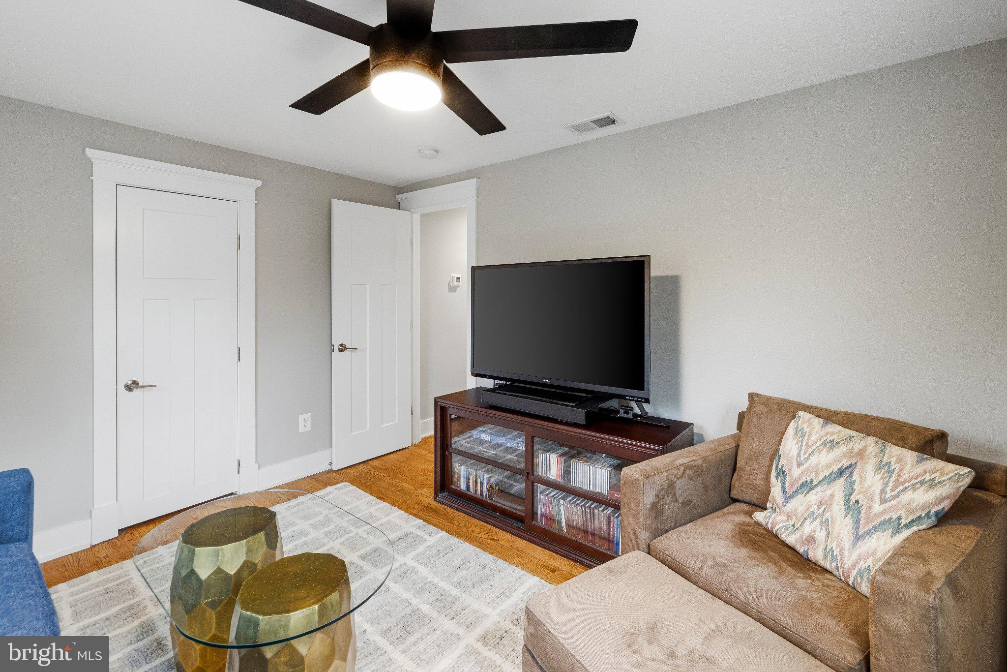 HYATTSVILLE - Residential