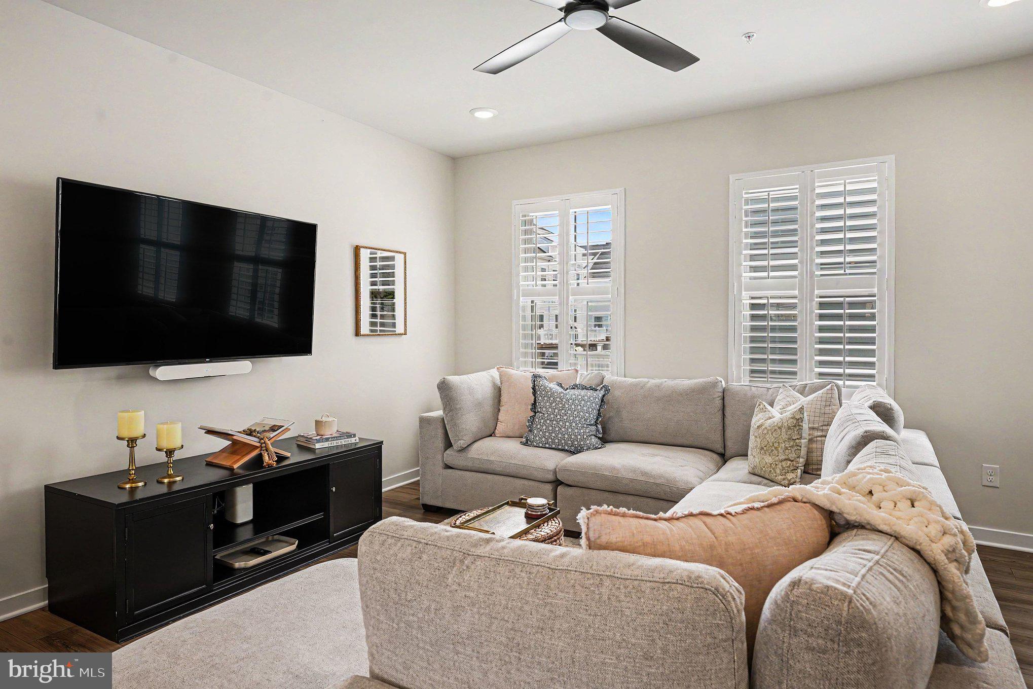 RIVER POINTE - Residential