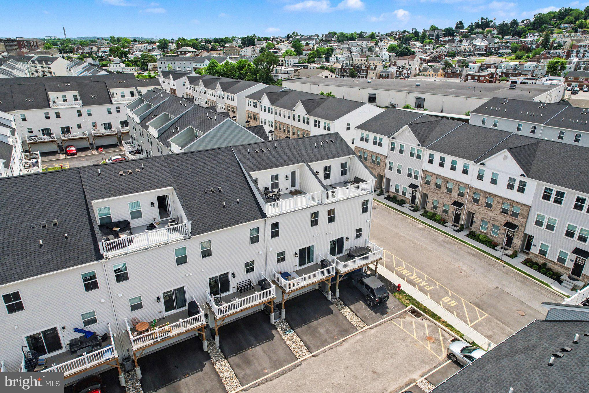 RIVER POINTE - Residential