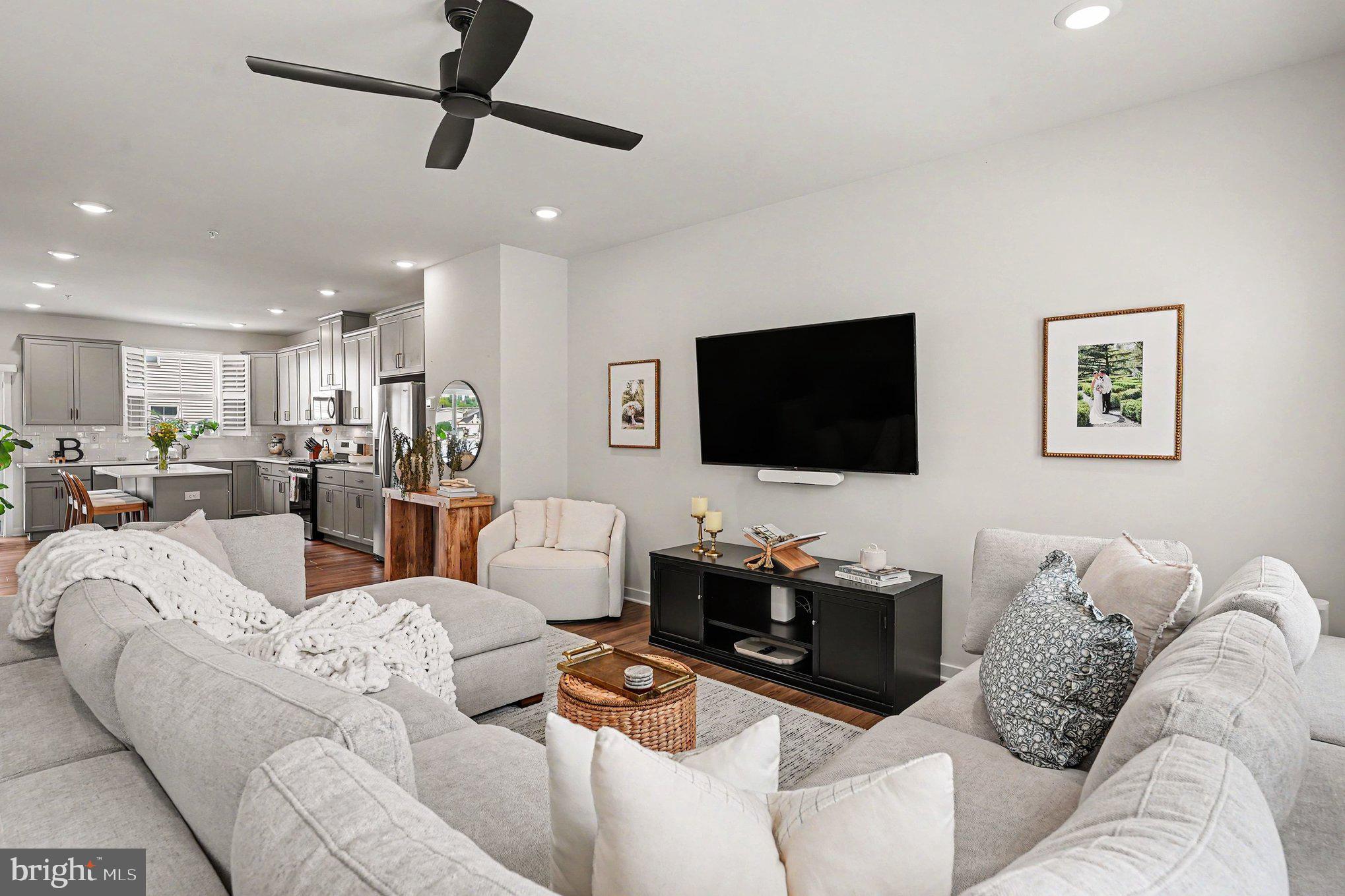 RIVER POINTE - Residential