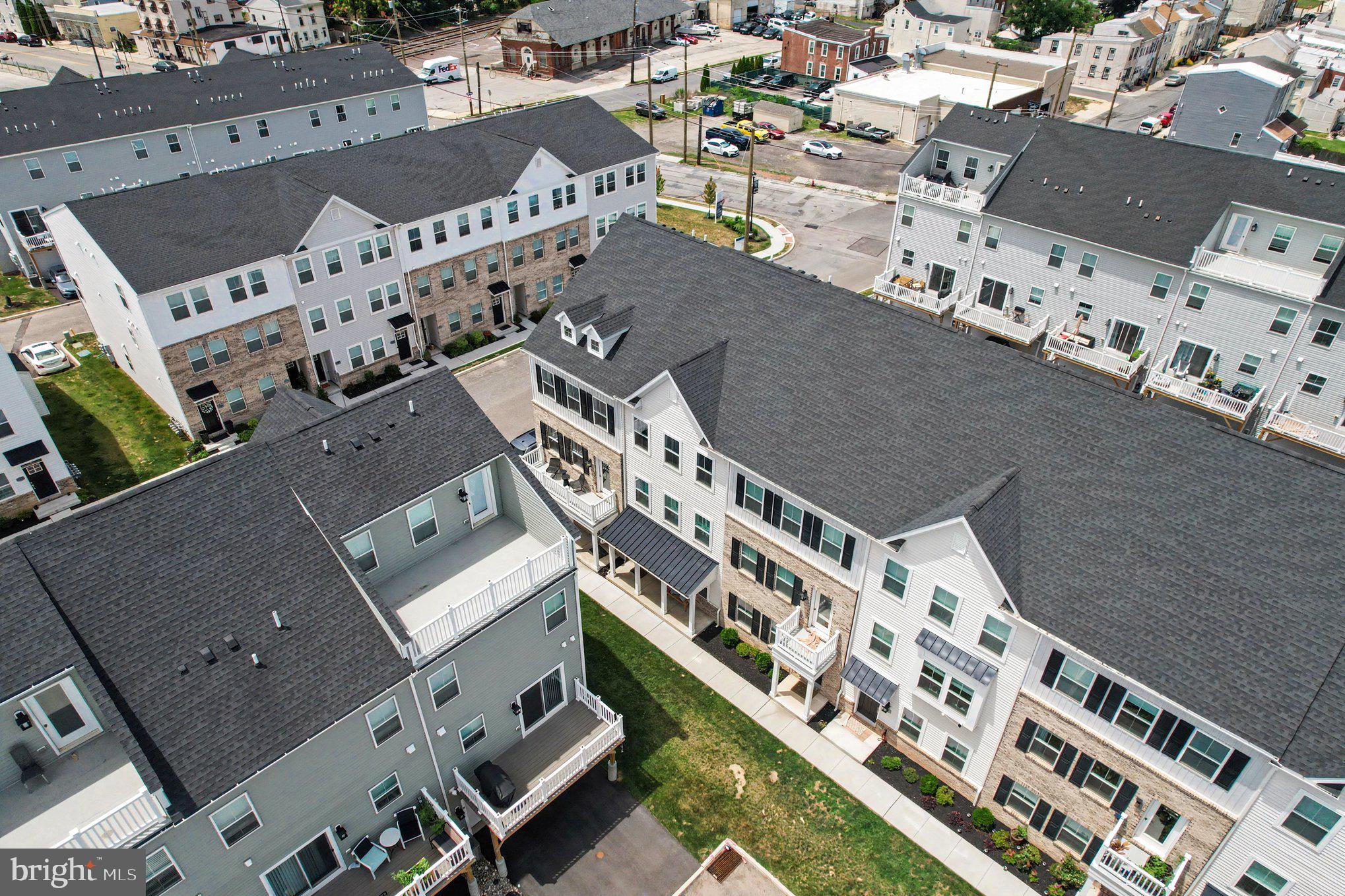 RIVER POINTE - Residential