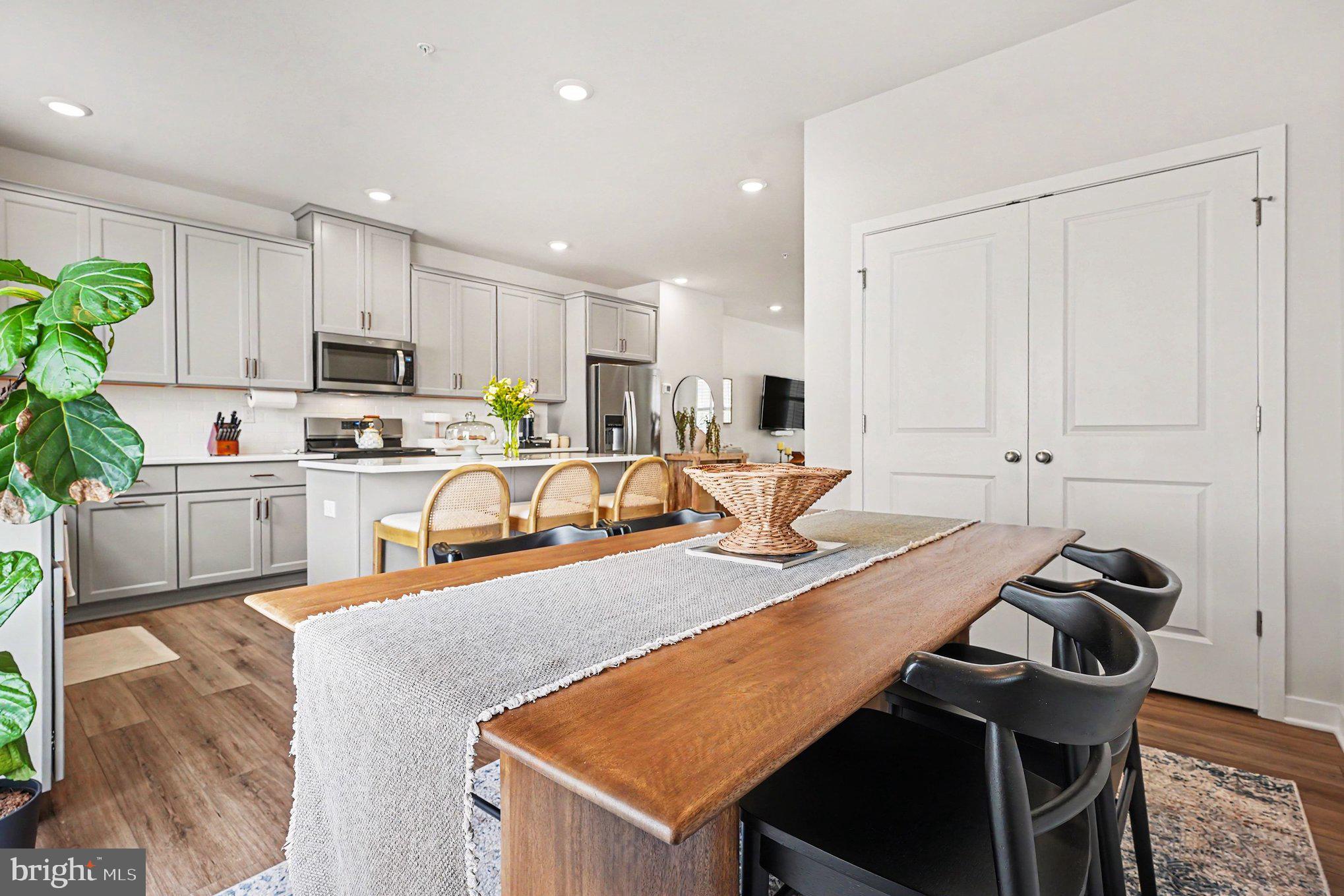 RIVER POINTE - Residential