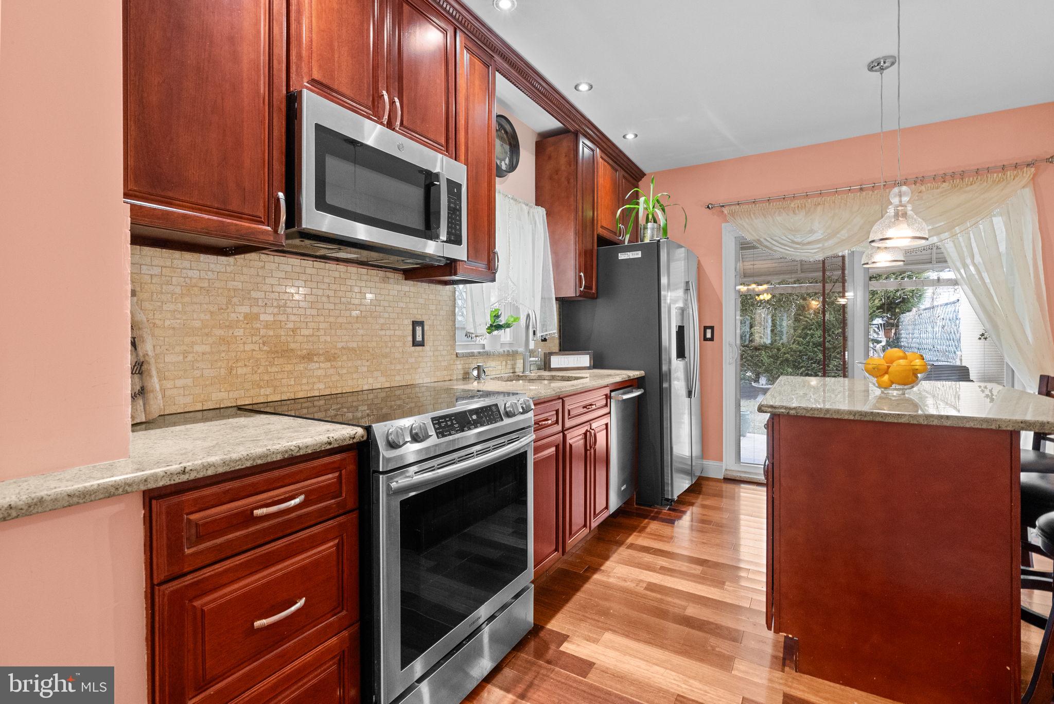 PORT RICHMOND - Residential