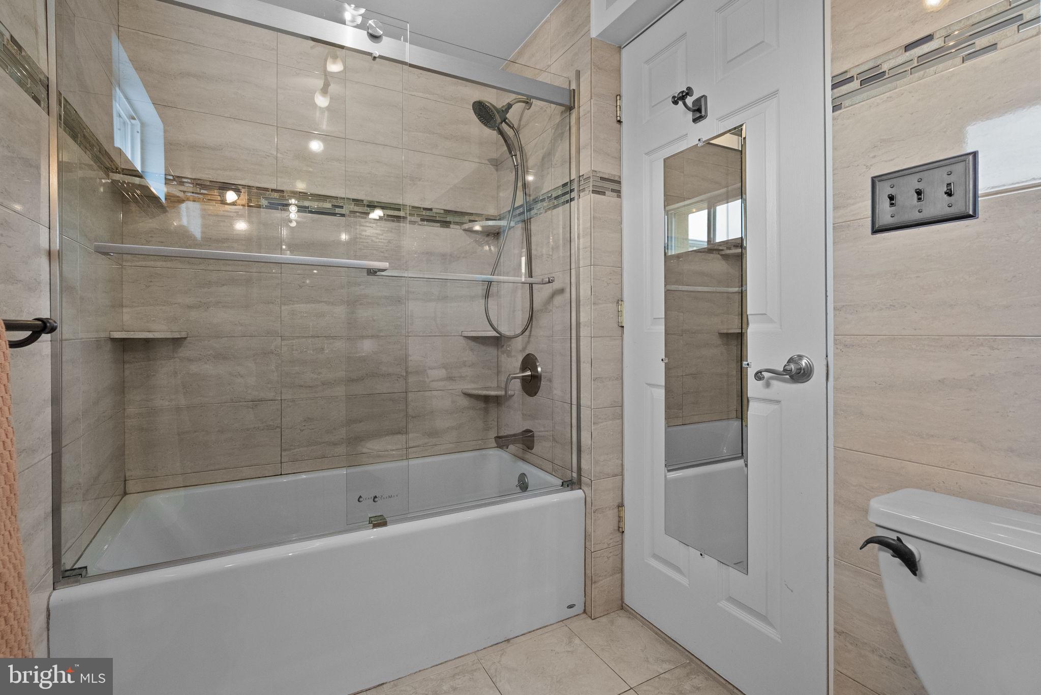 PORT RICHMOND - Residential