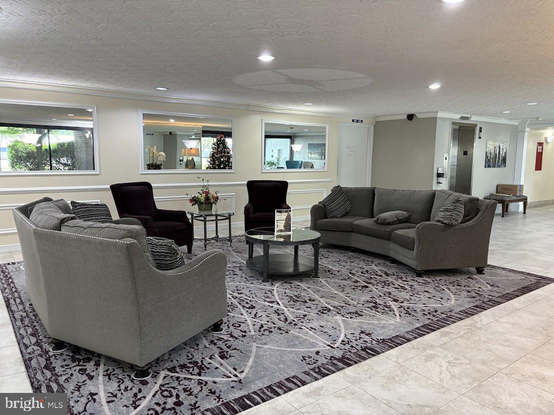 JENKINTOWN - Residential