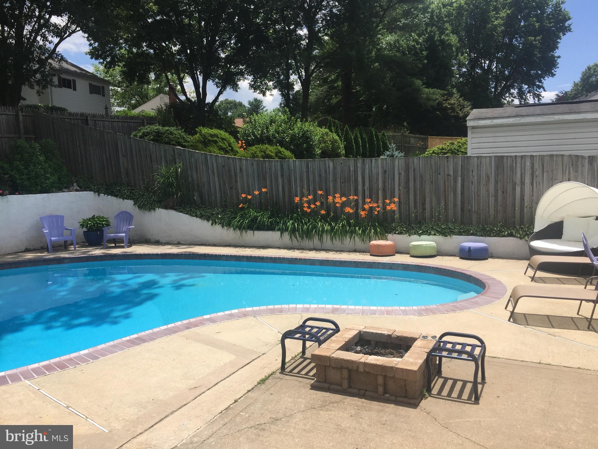 BROOKVILLE KNOLLS - Residential