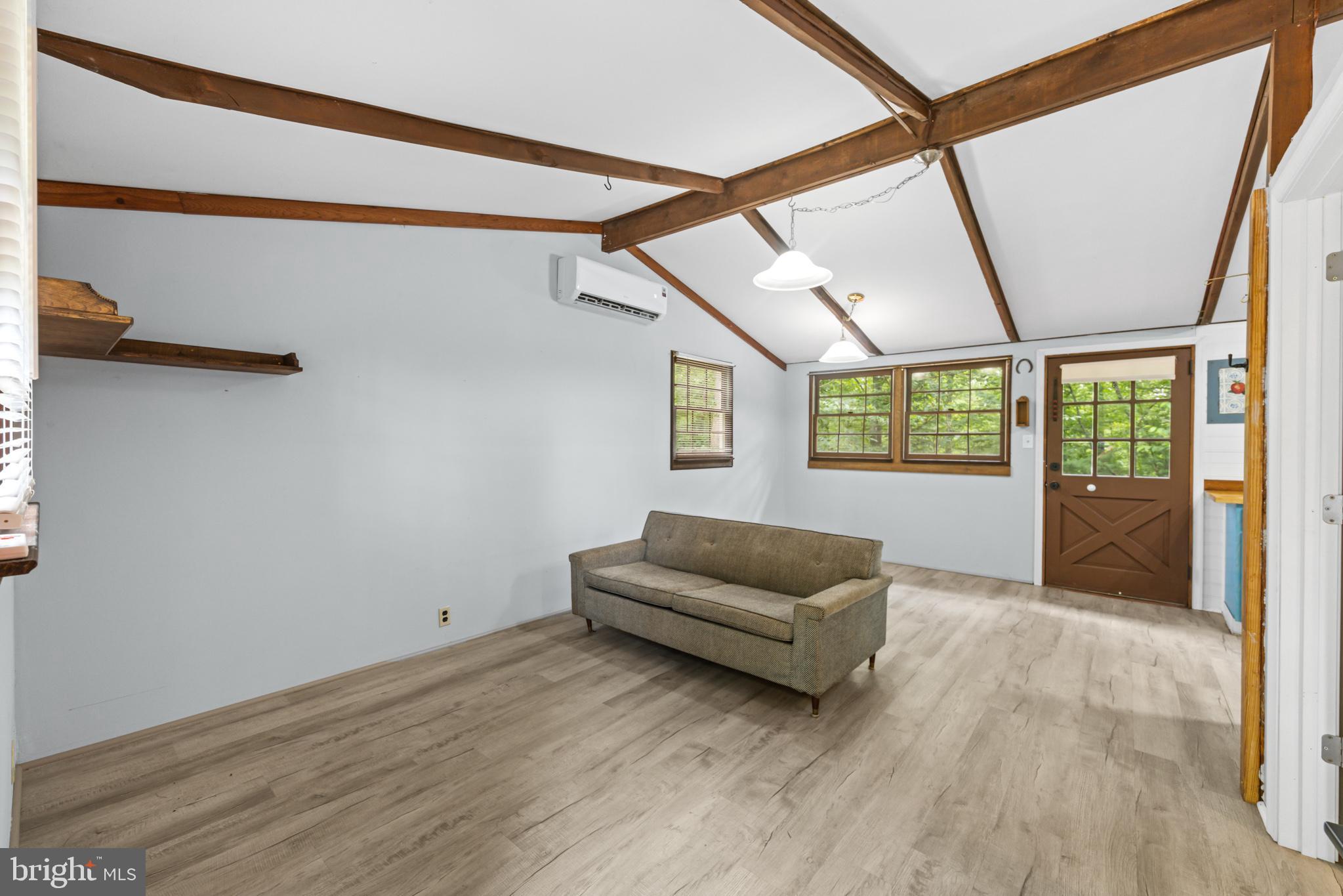 LAUREL MOUNTAIN - Residential