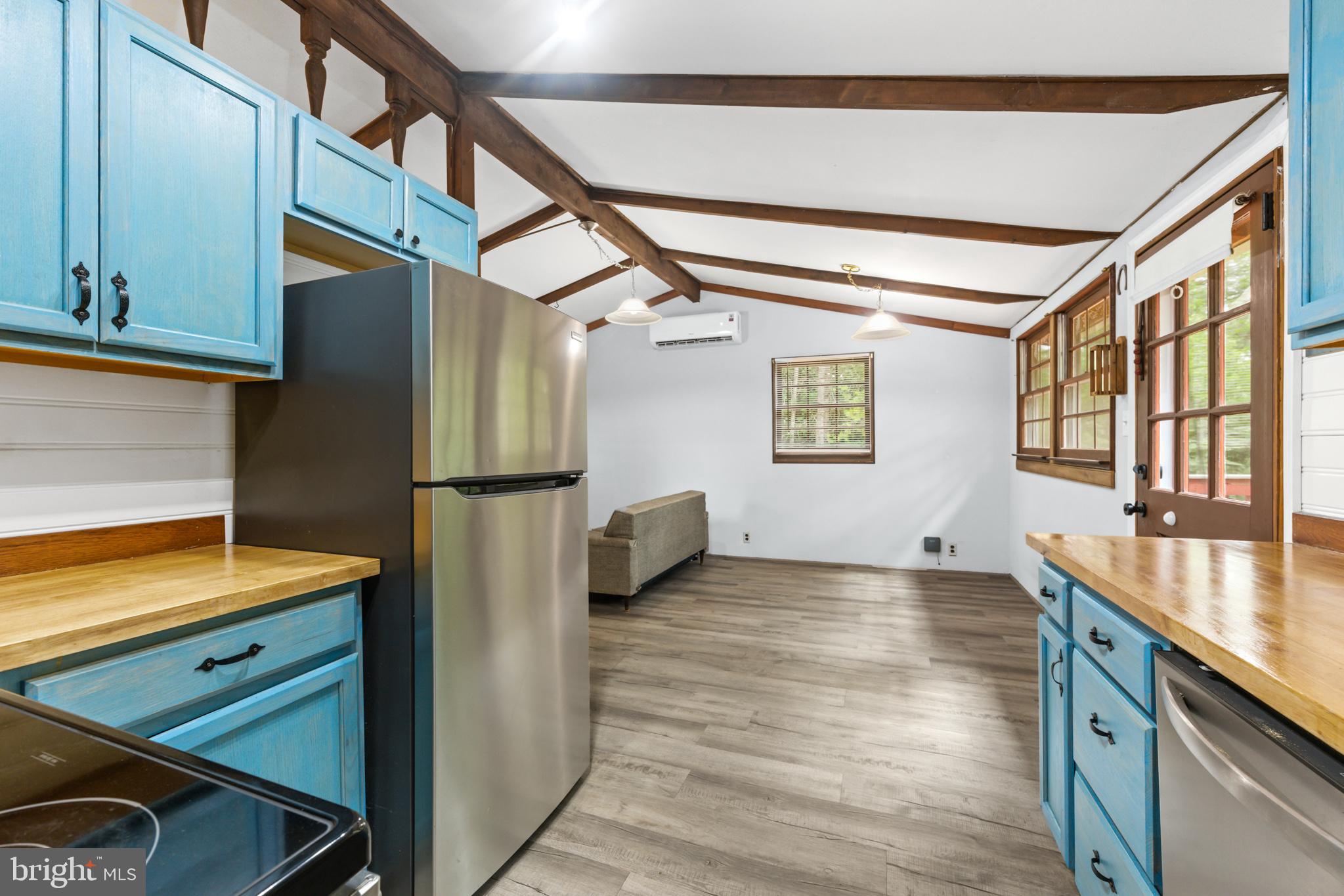 LAUREL MOUNTAIN - Residential