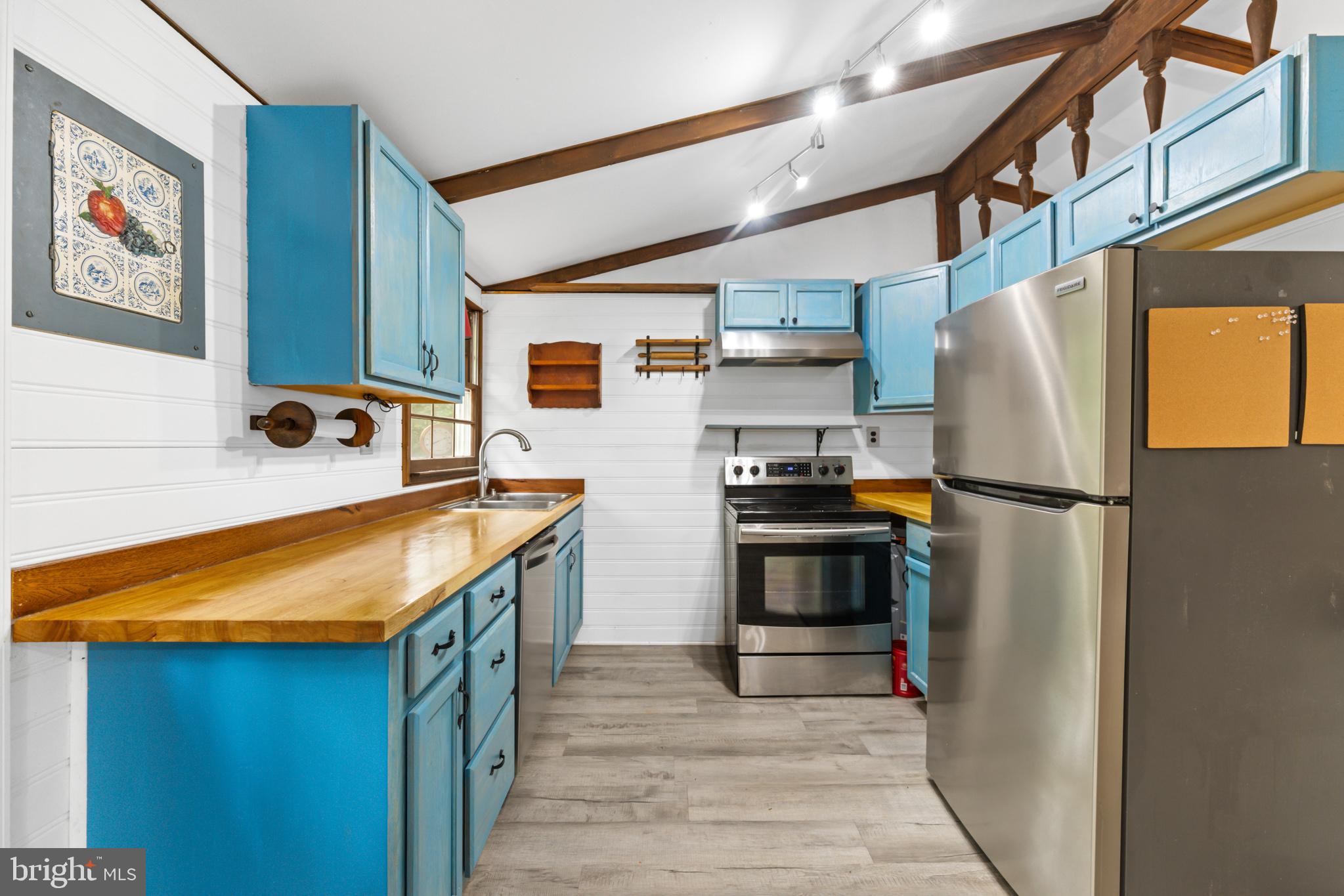 LAUREL MOUNTAIN - Residential