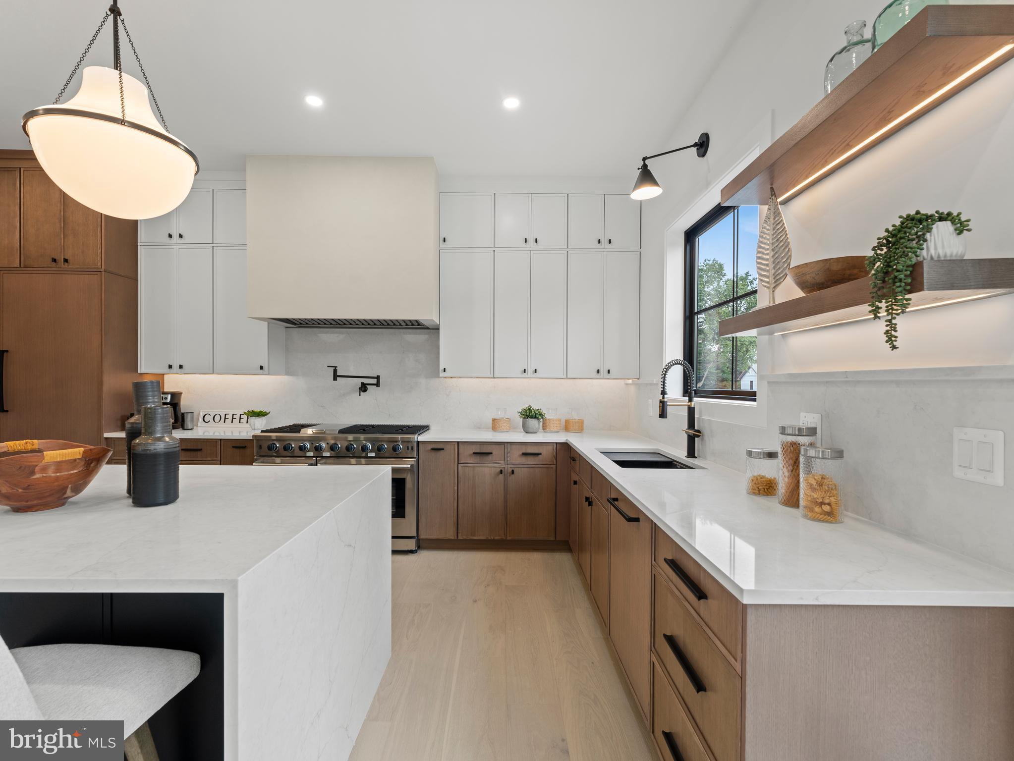 VIENNA WOODS - Residential