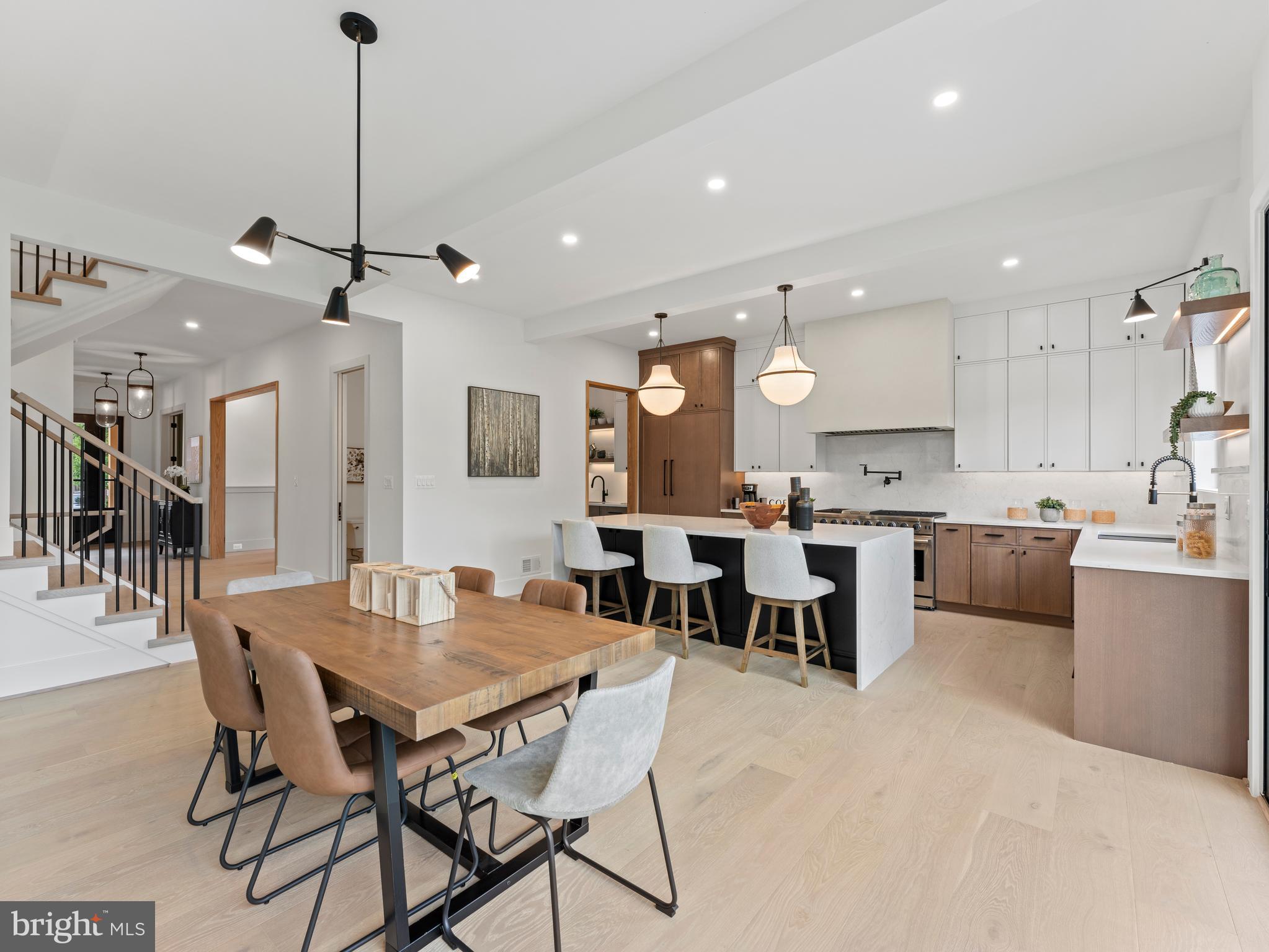 VIENNA WOODS - Residential