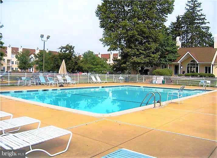 CRESTWOOD CONDO - Residential Lease