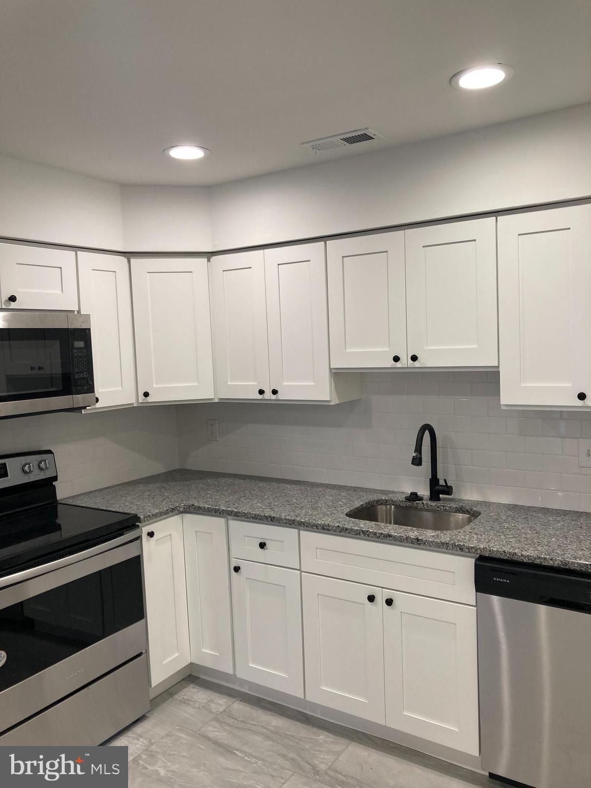 CRESTWOOD CONDO - Residential Lease