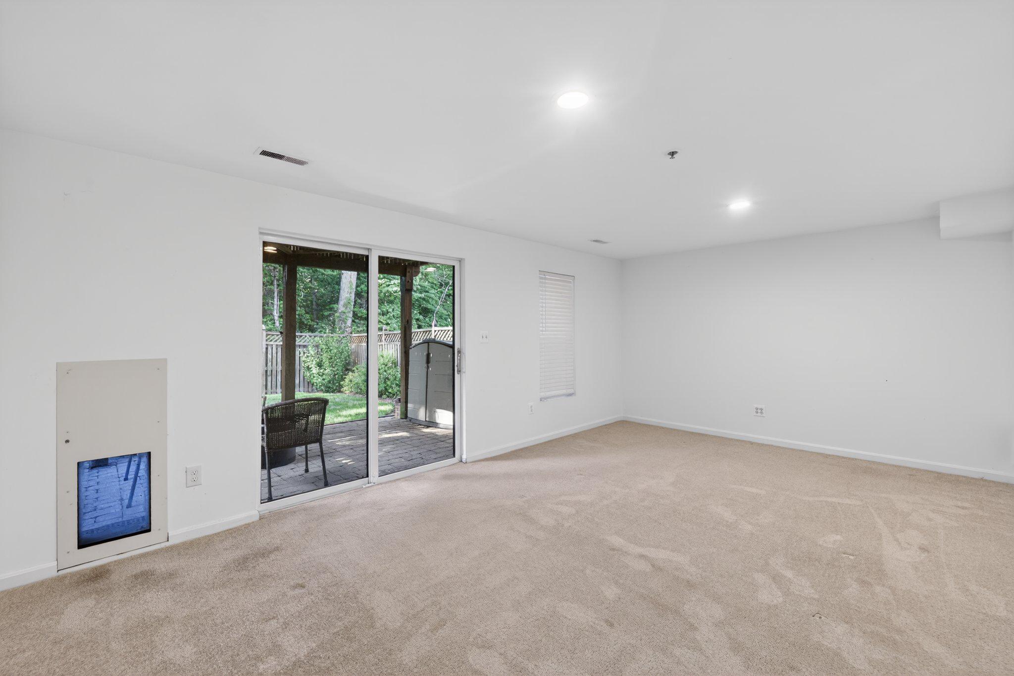 COURTS AT BELLE POINTE - Residential
