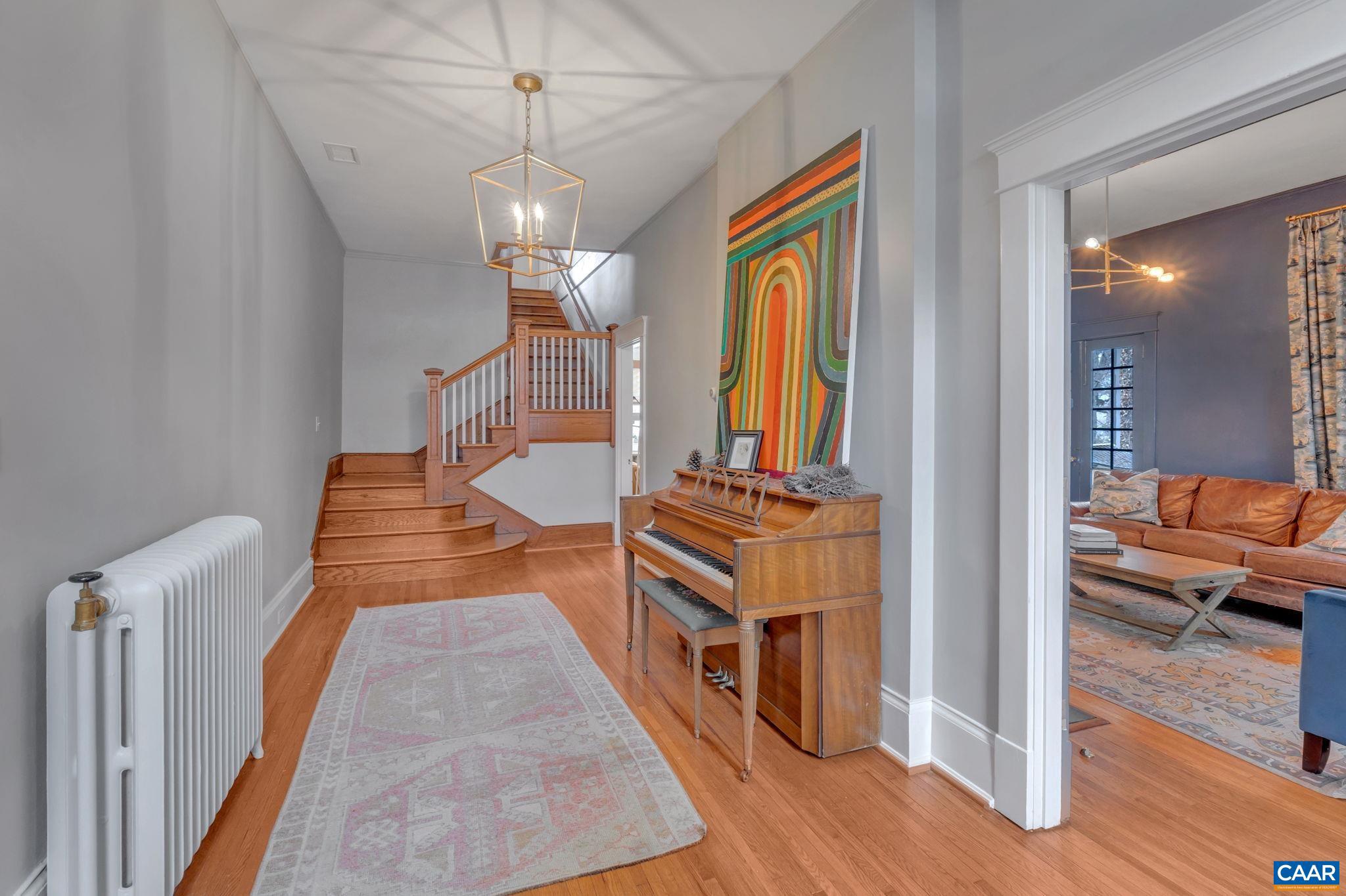 UNIVERSITY PLACE - Residential