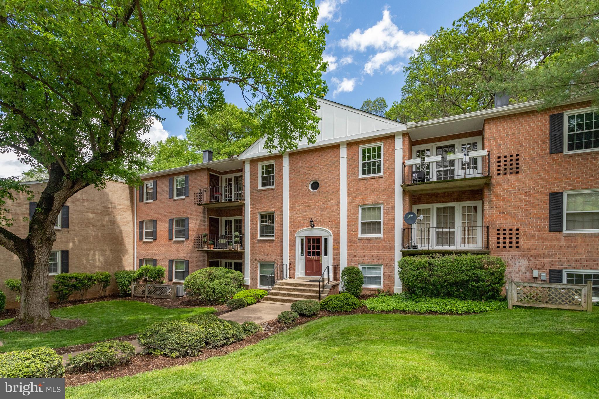 LYNDHURST CONDOS - Residential
