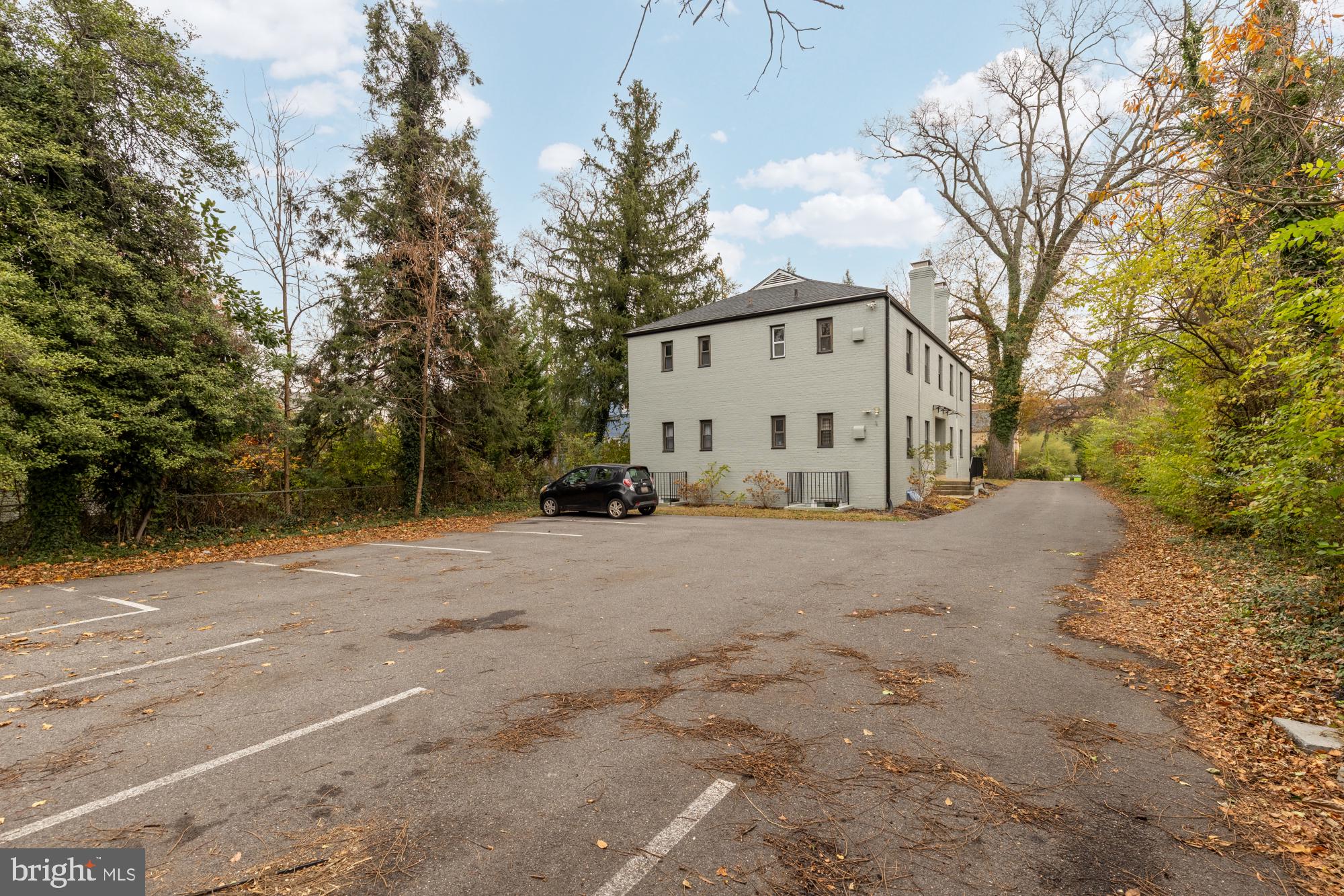 COLLEGE PARK - Residential Income