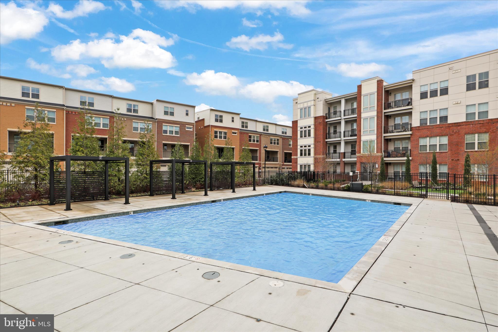 BOULEVARD VI TOWNS - Residential