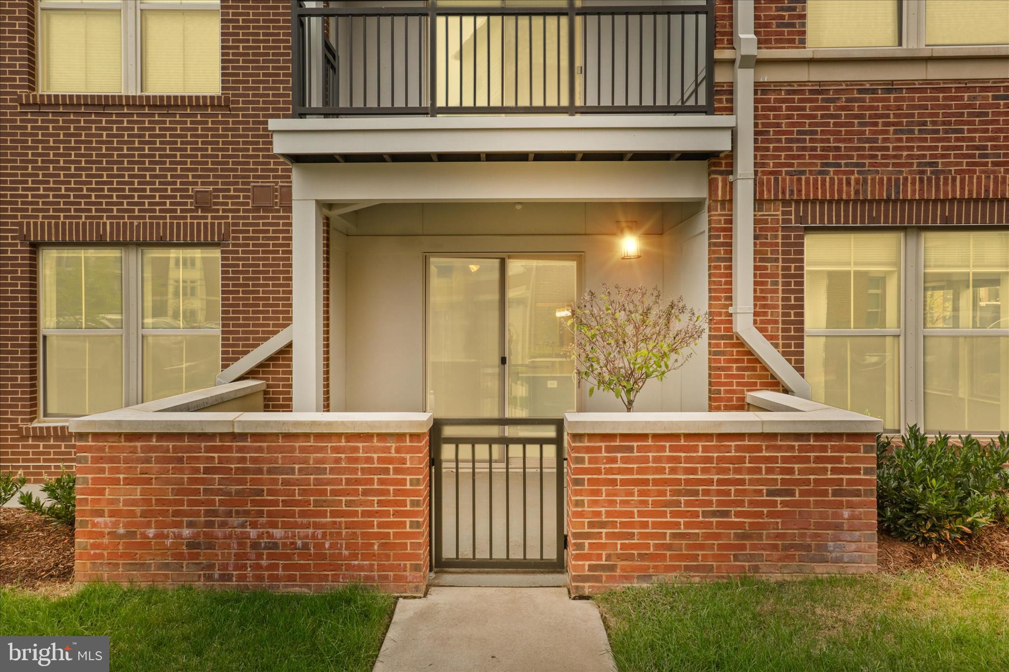 BOULEVARD VI TOWNS - Residential