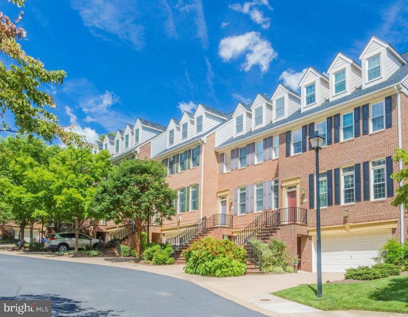 HILLCREST - Residential