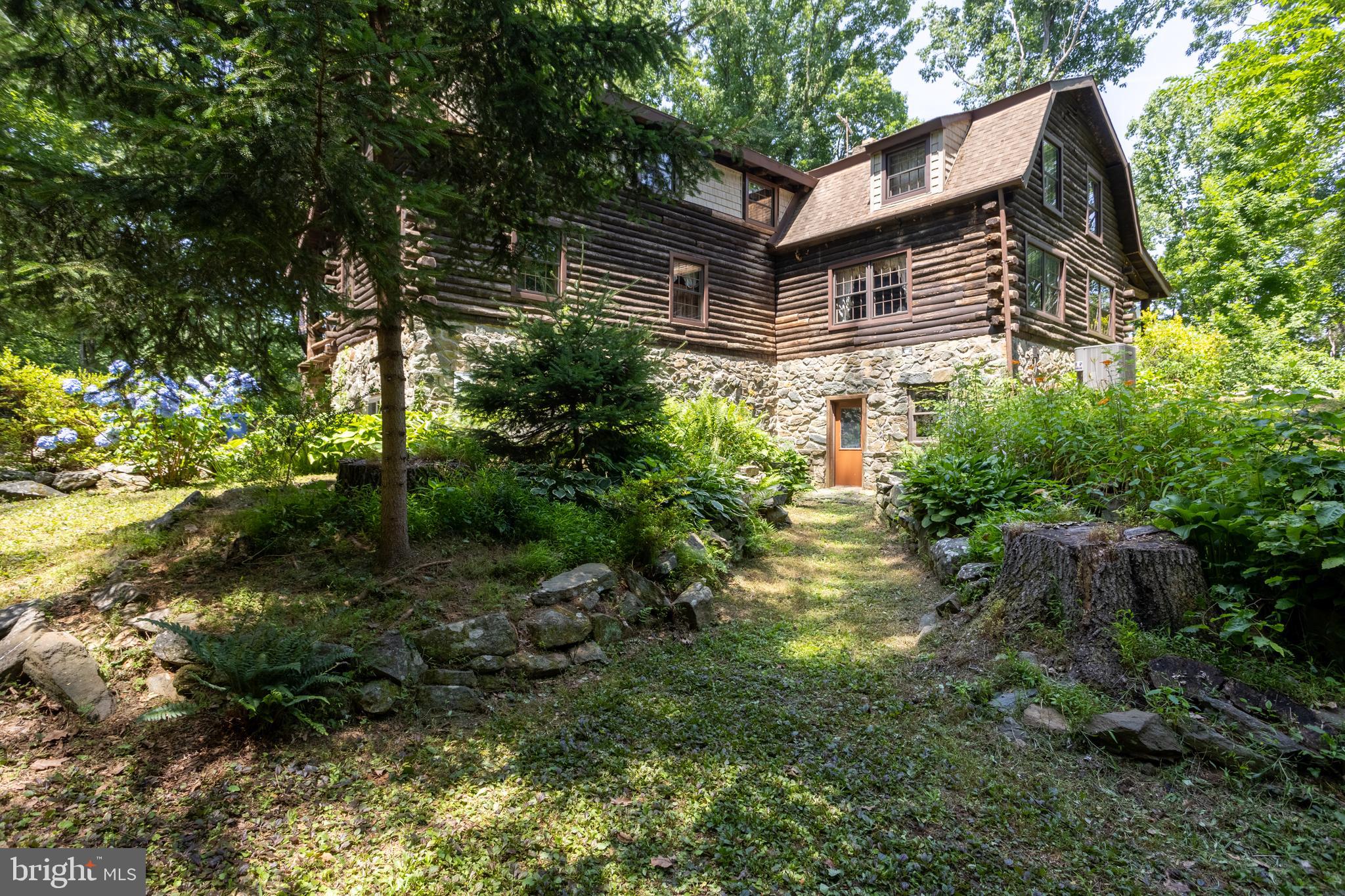 SEVEN CEDARS - Residential