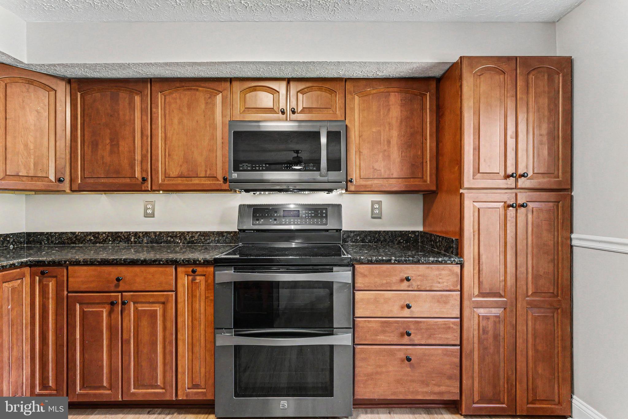 LAUREL WOODS - Residential