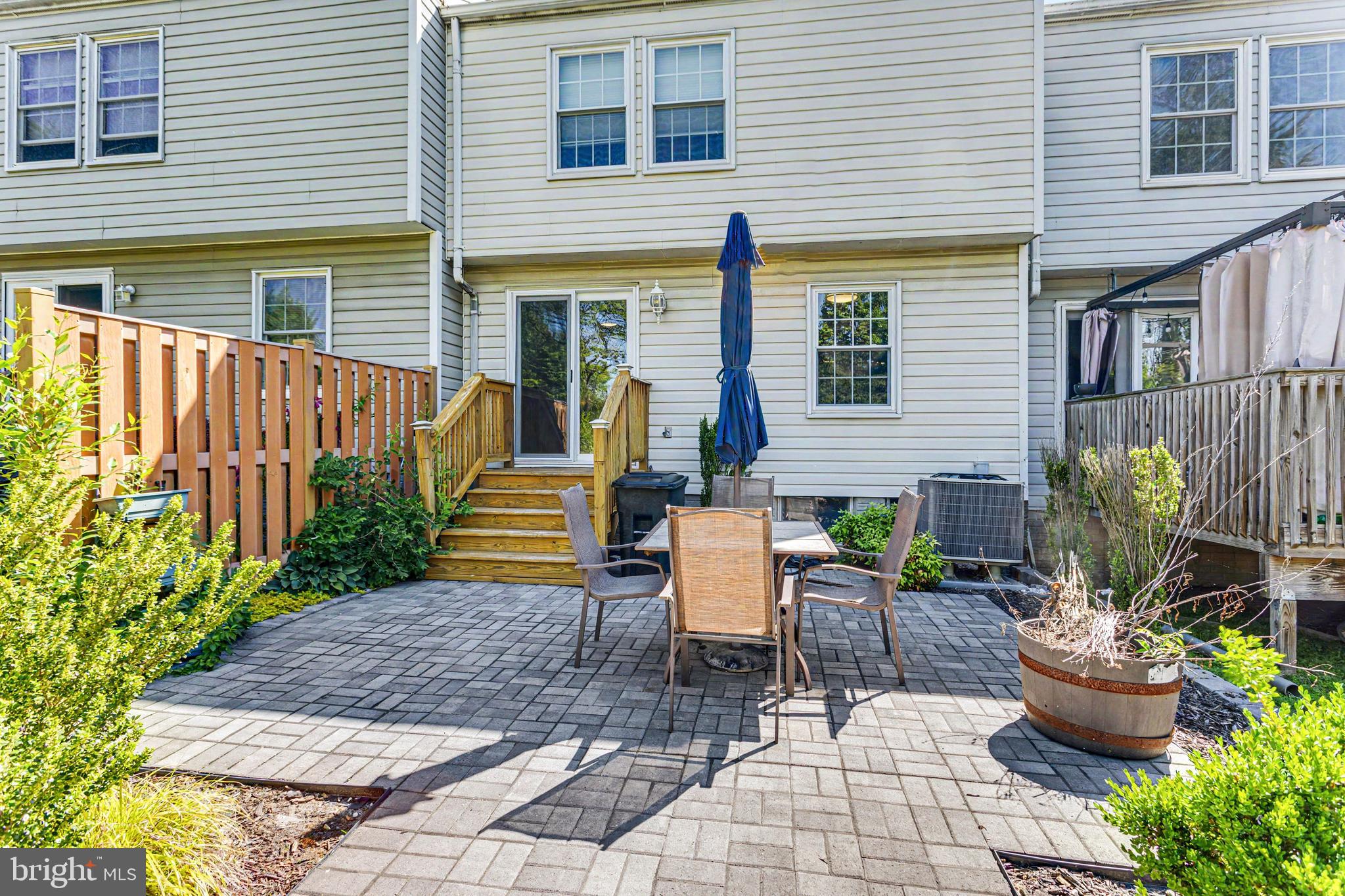 LAUREL WOODS - Residential