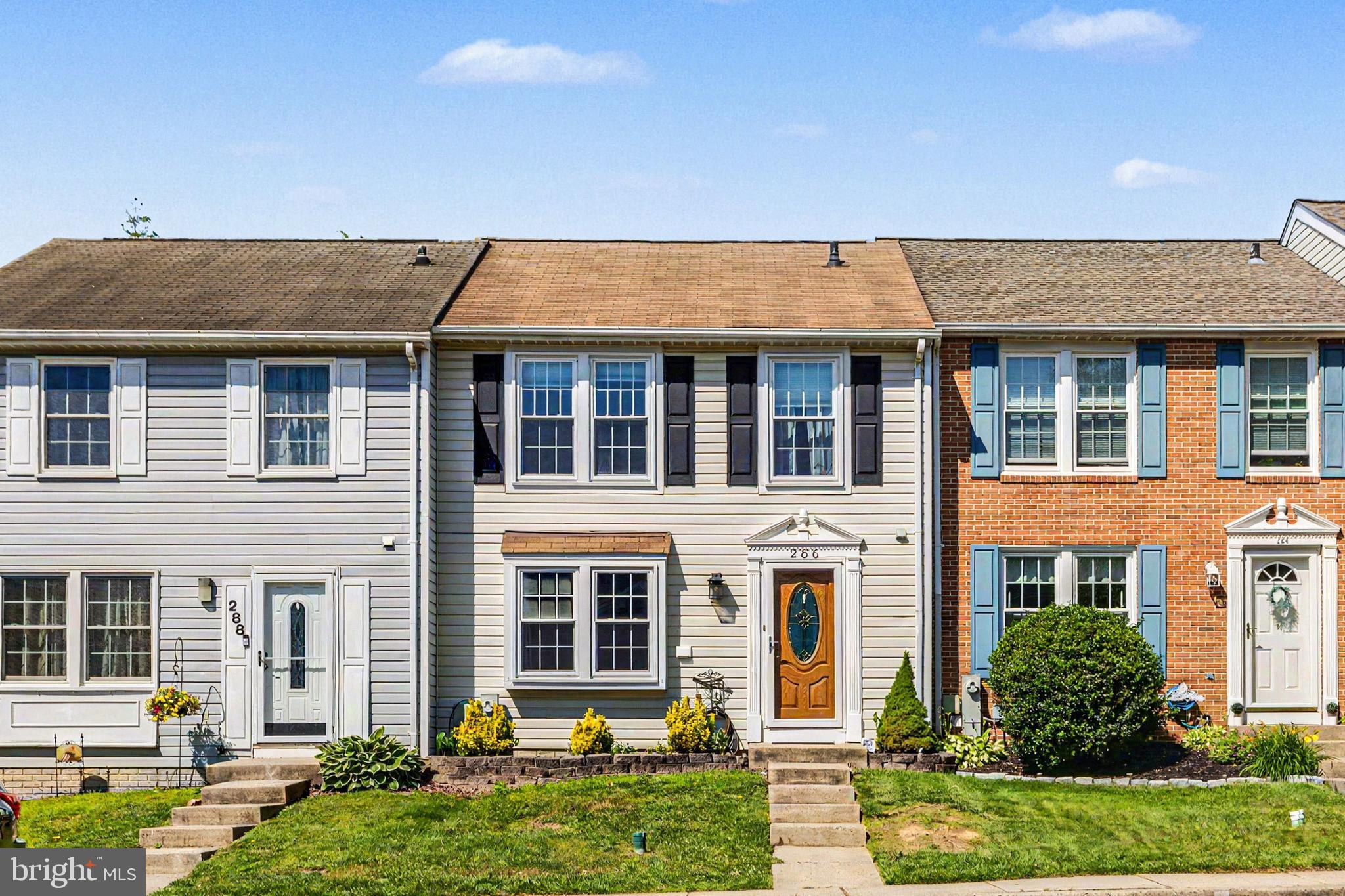 LAUREL WOODS - Residential