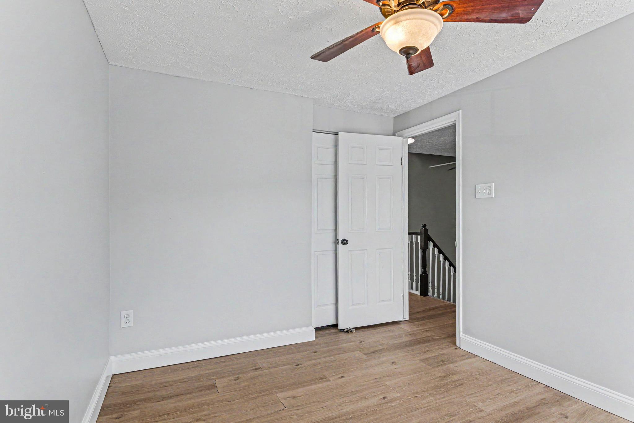 LAUREL WOODS - Residential
