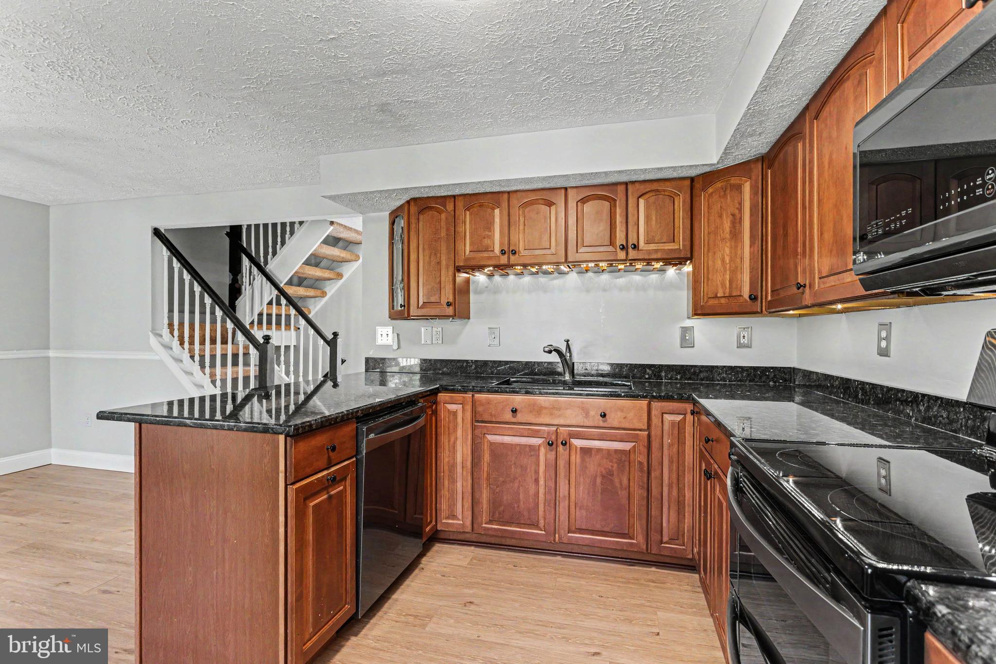 LAUREL WOODS - Residential