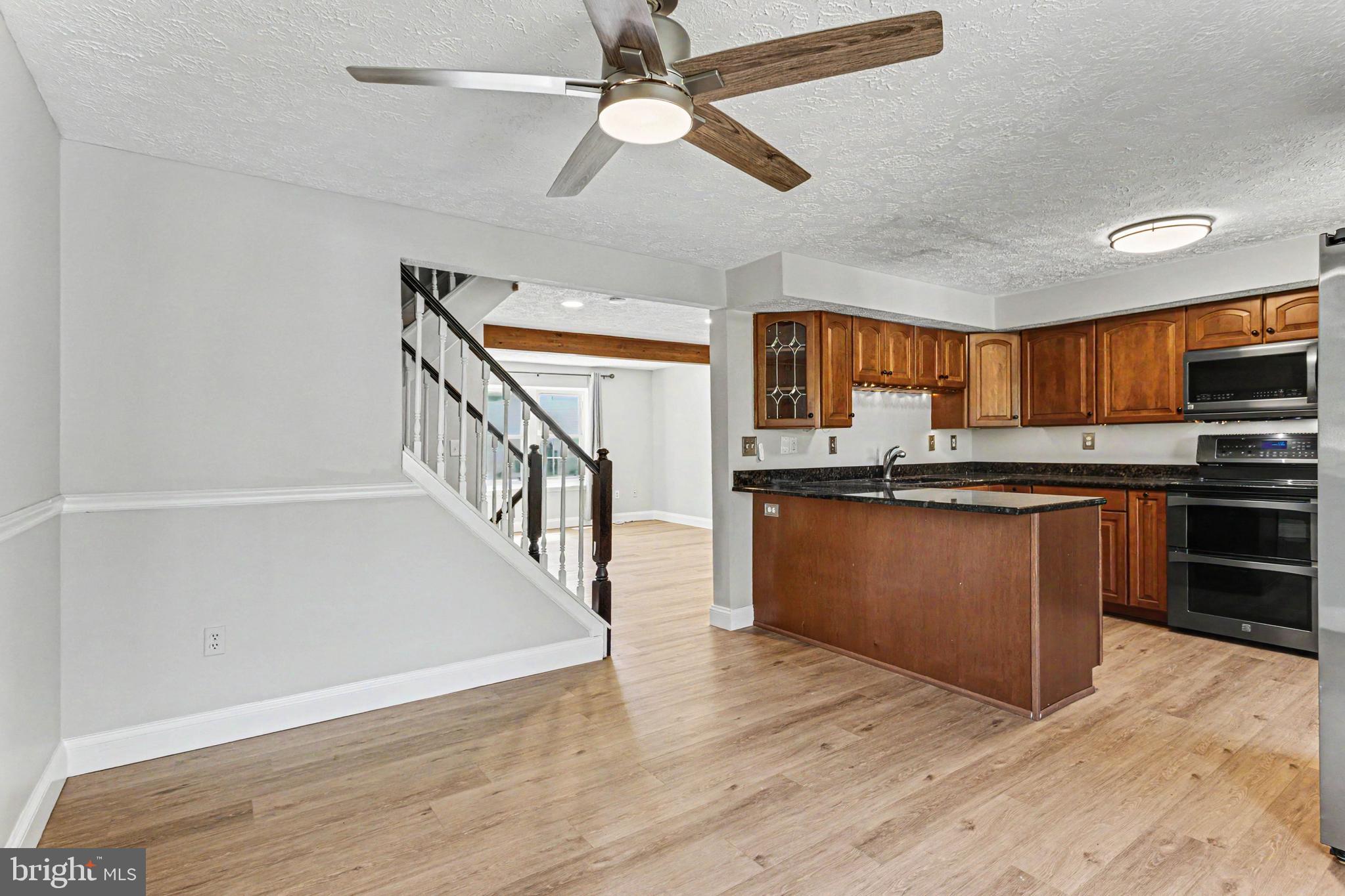 LAUREL WOODS - Residential