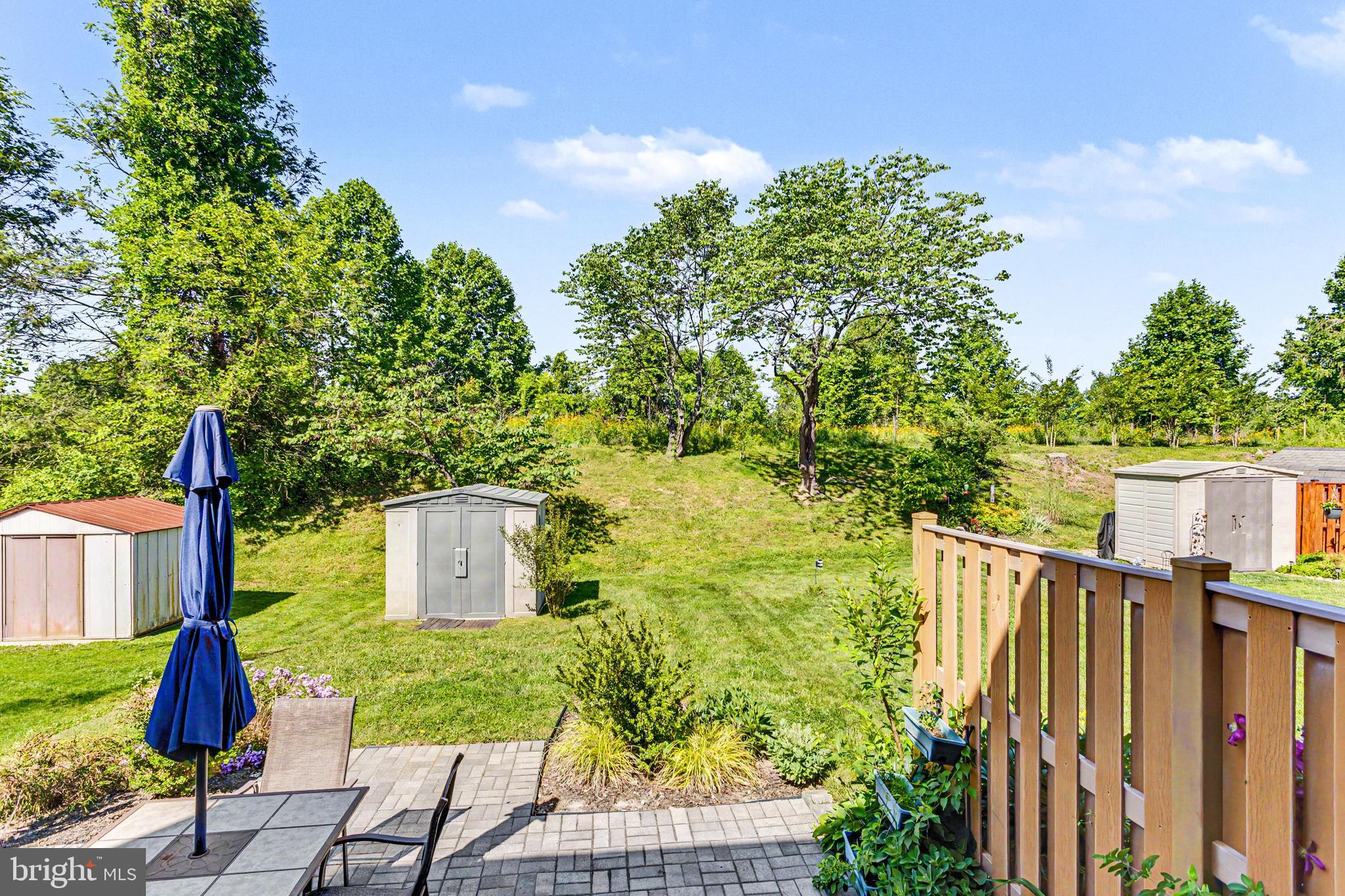 LAUREL WOODS - Residential