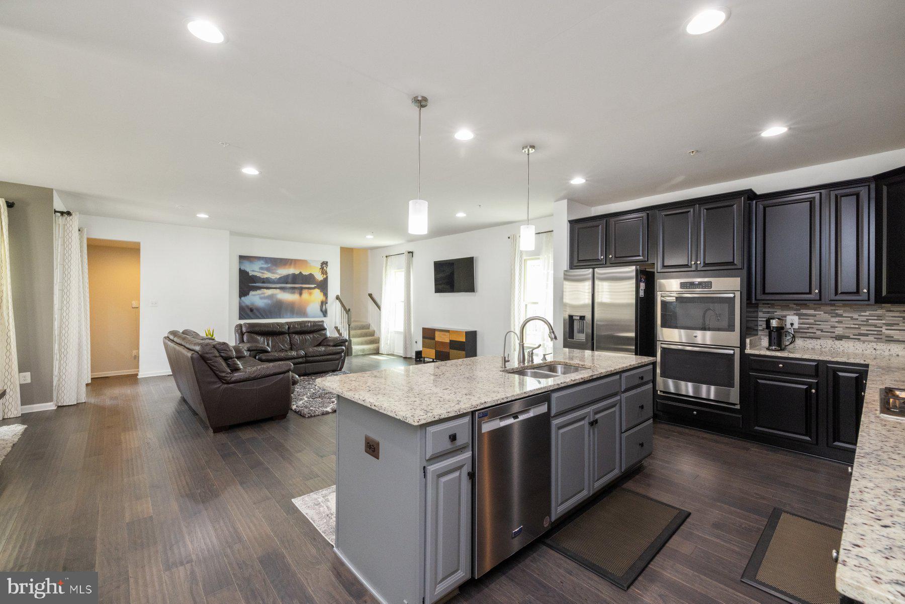 OAKDALE VILLAGE - Residential