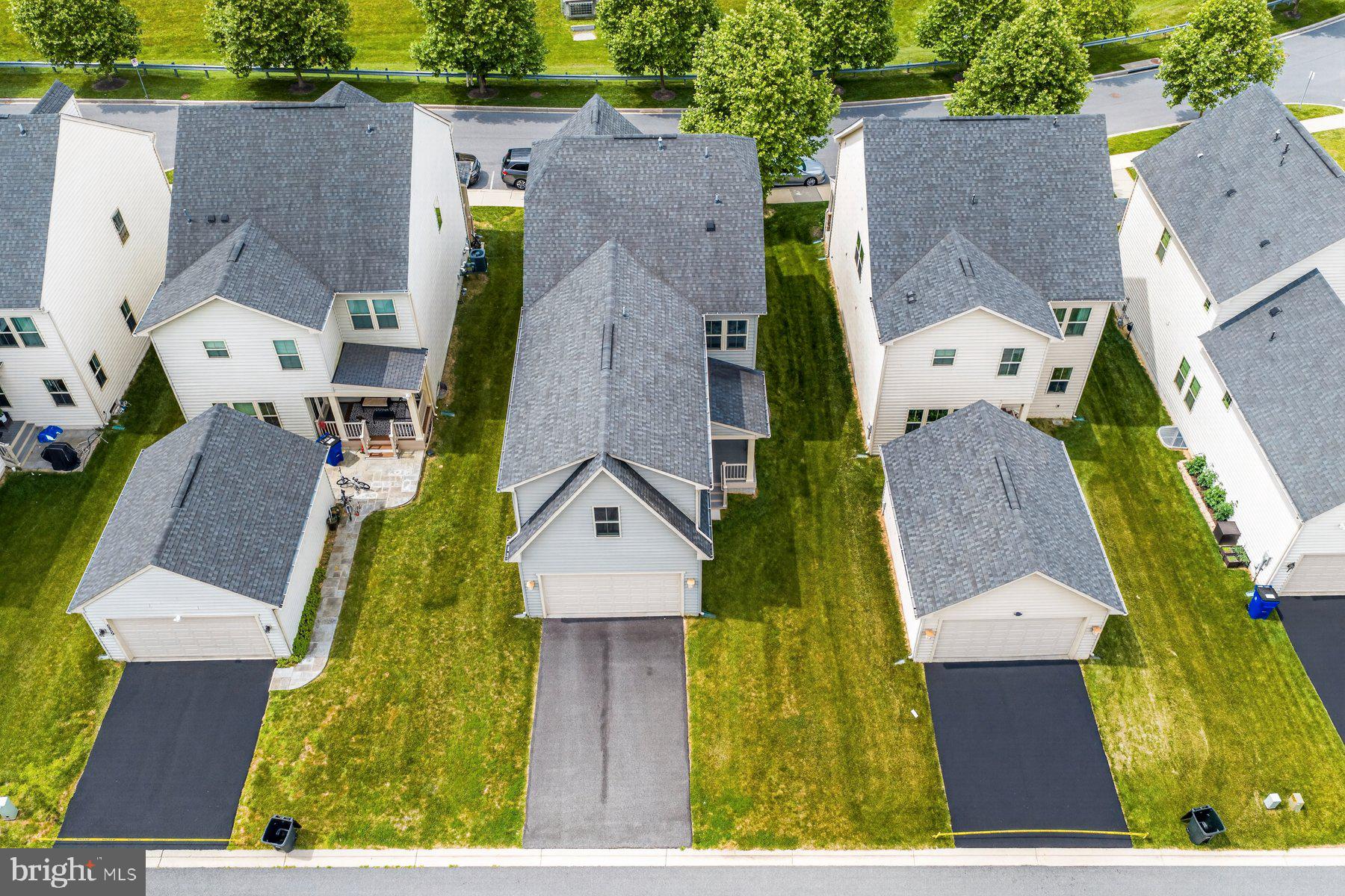OAKDALE VILLAGE - Residential