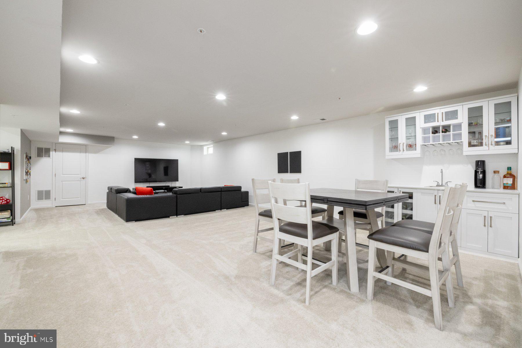 OAKDALE VILLAGE - Residential