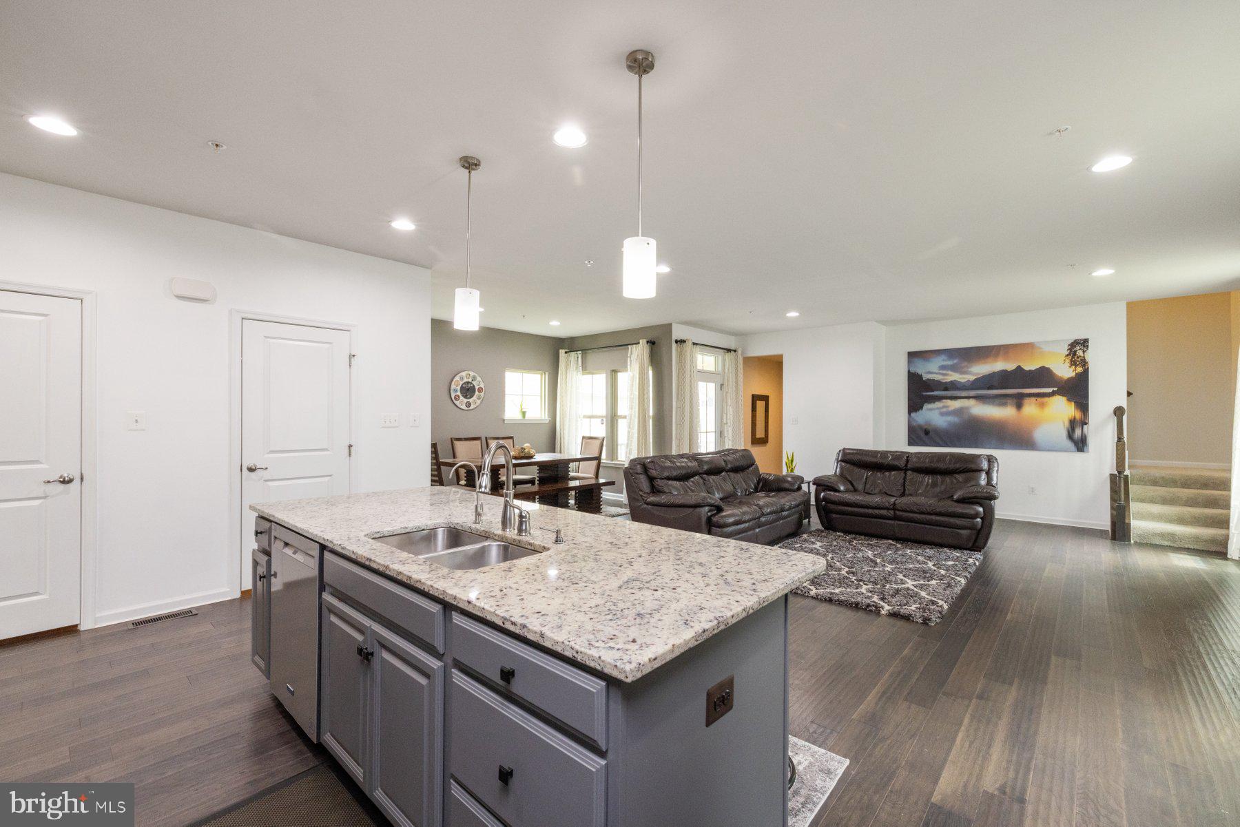 OAKDALE VILLAGE - Residential