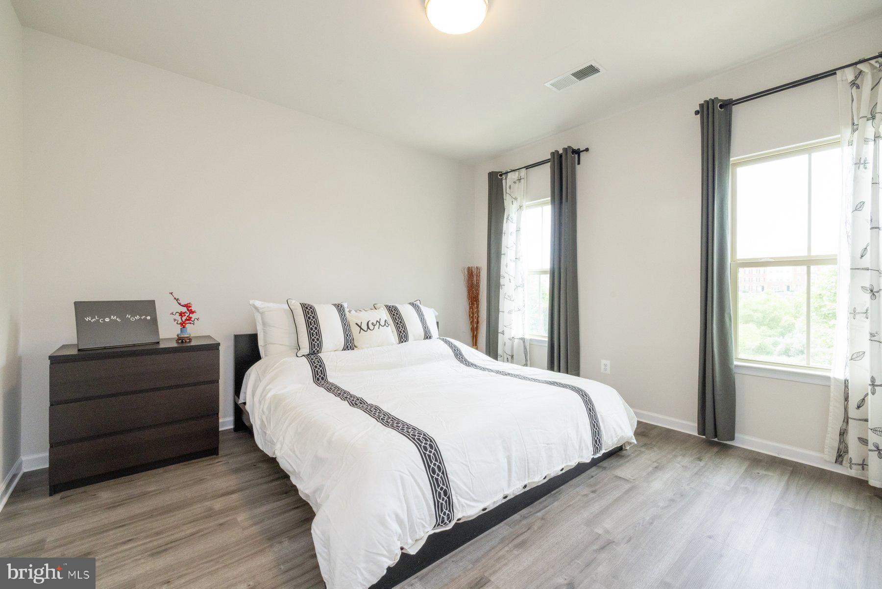 OAKDALE VILLAGE - Residential