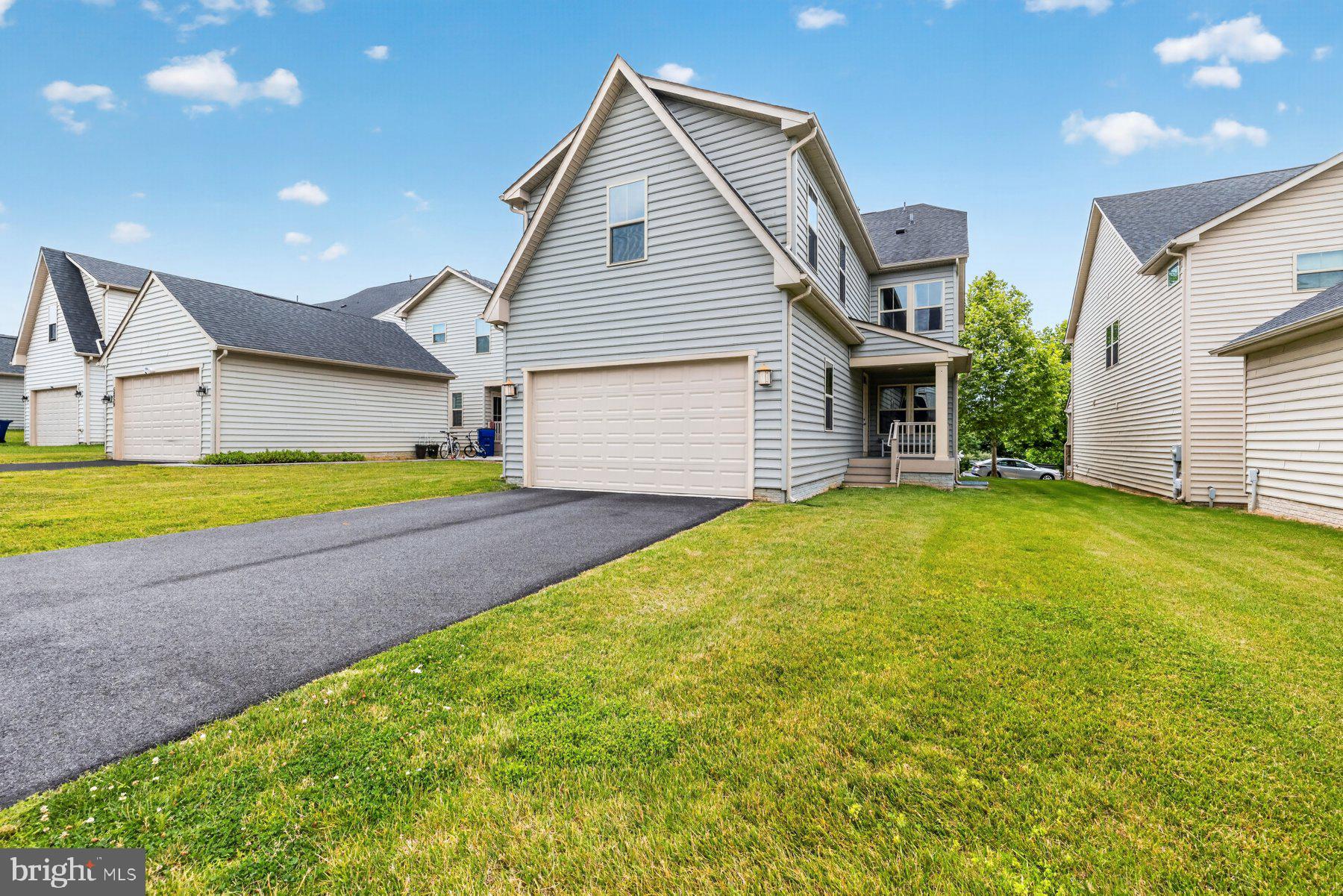OAKDALE VILLAGE - Residential